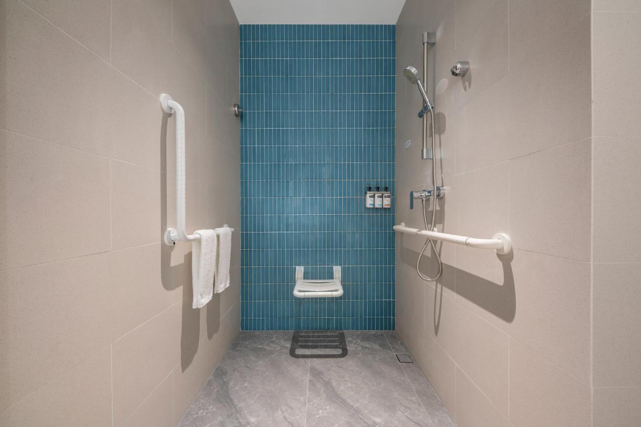 Standard King Room - Accessible