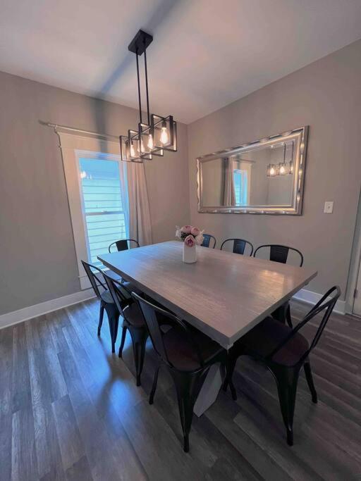 Four-Bedroom House photo 2