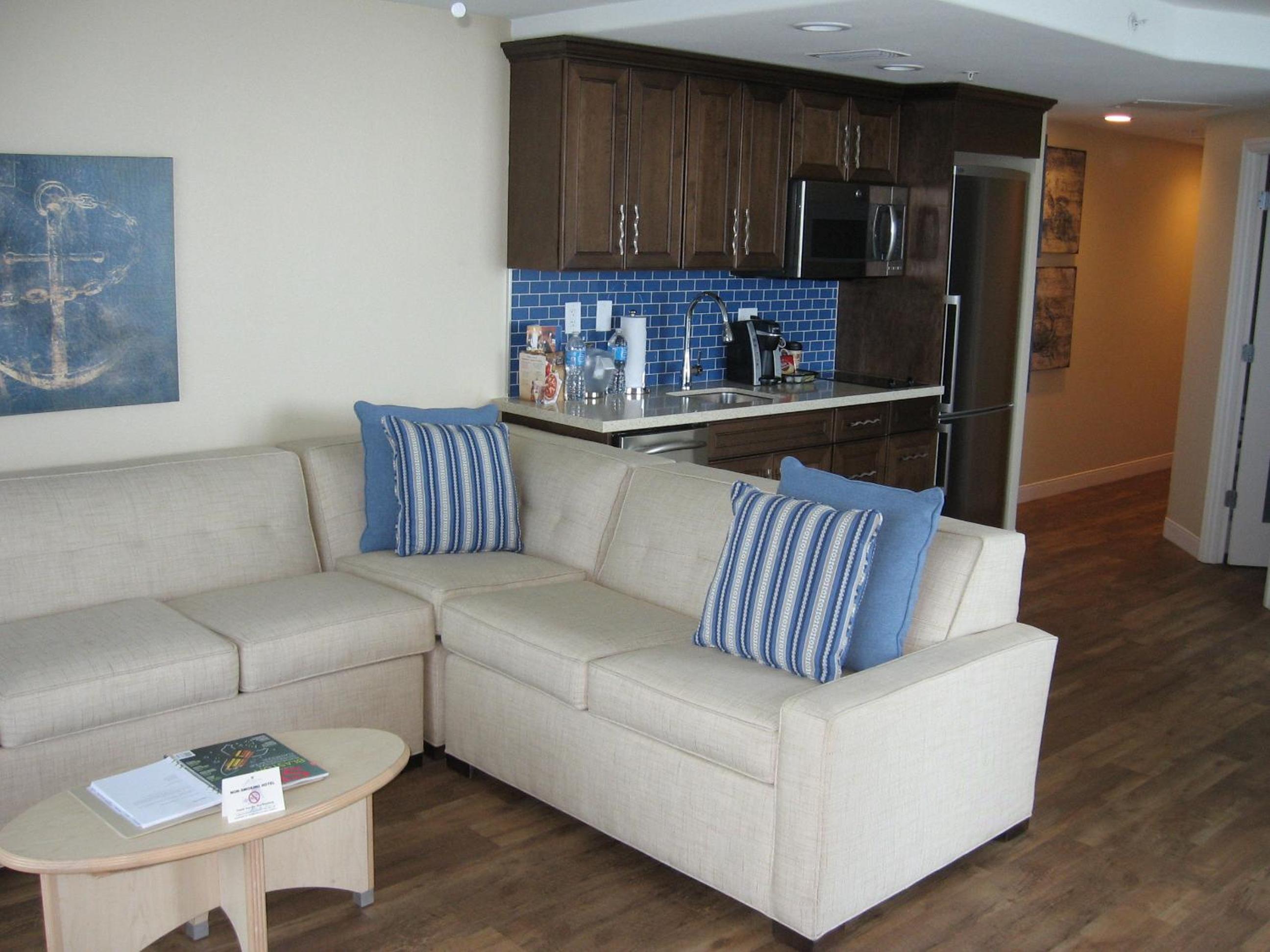 One-Bedroom Suite with Beach View - Photo 4