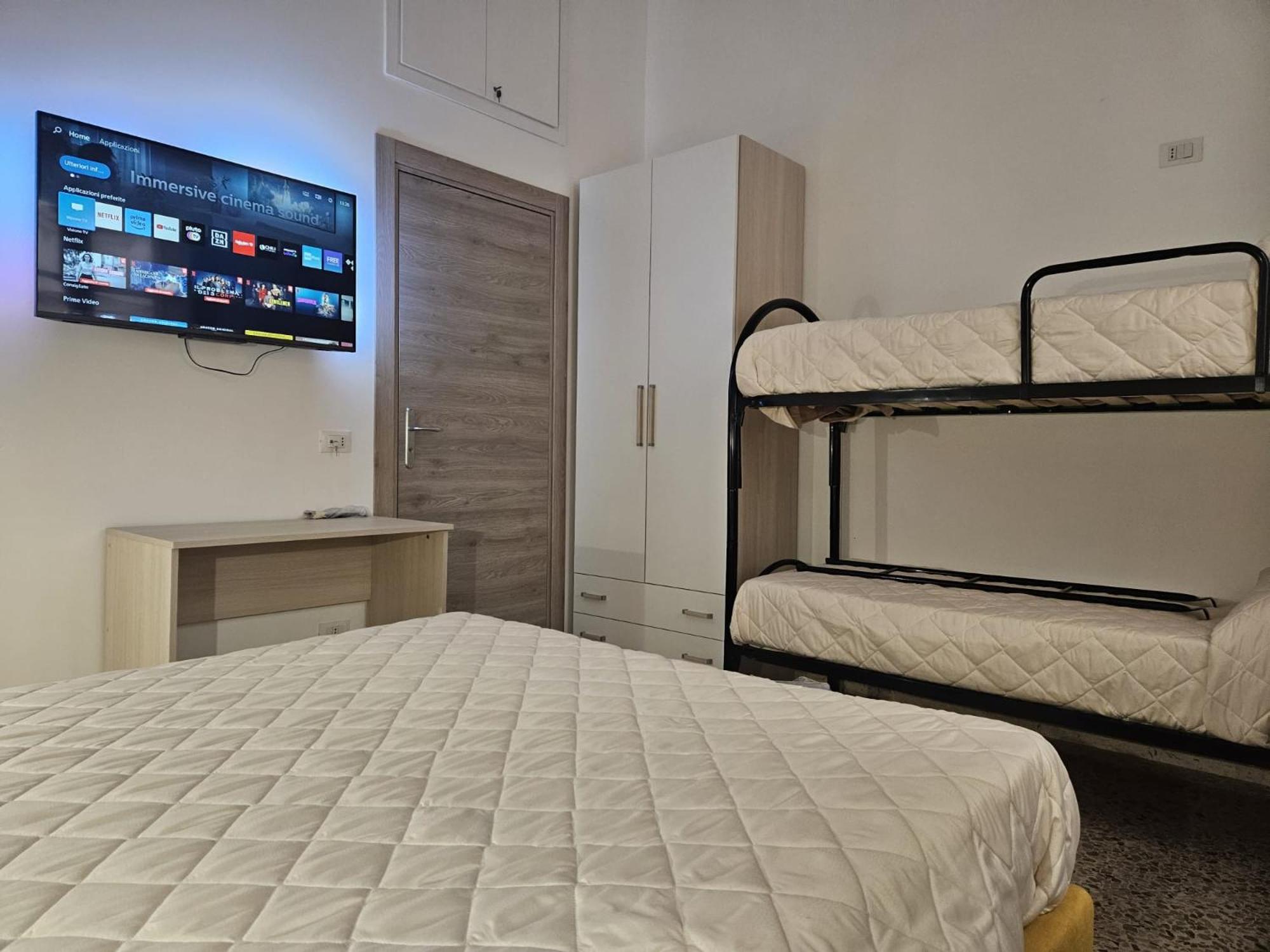 Quadruple Room with Private External Bathroom