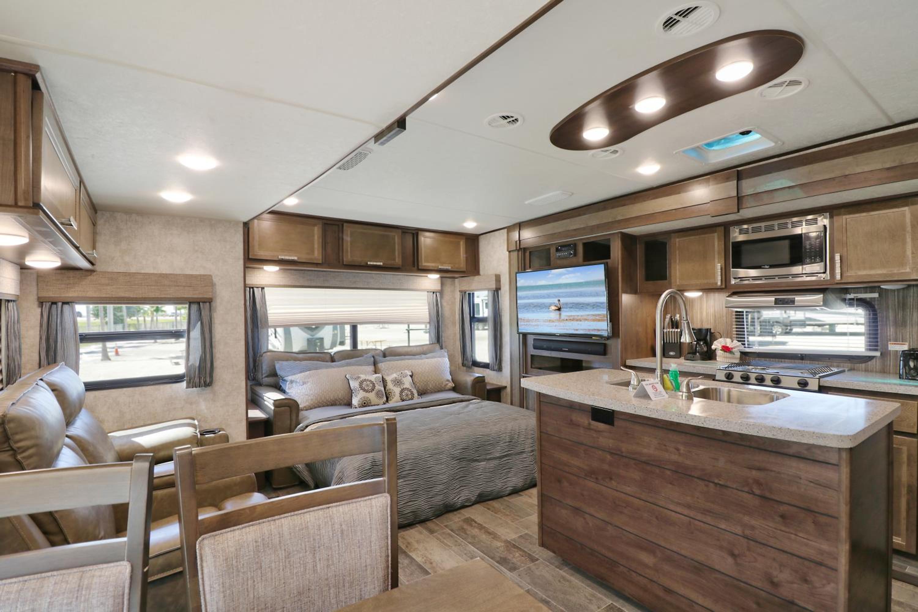 Vacation Camper 1 Bedroom (No Pets) photo 1