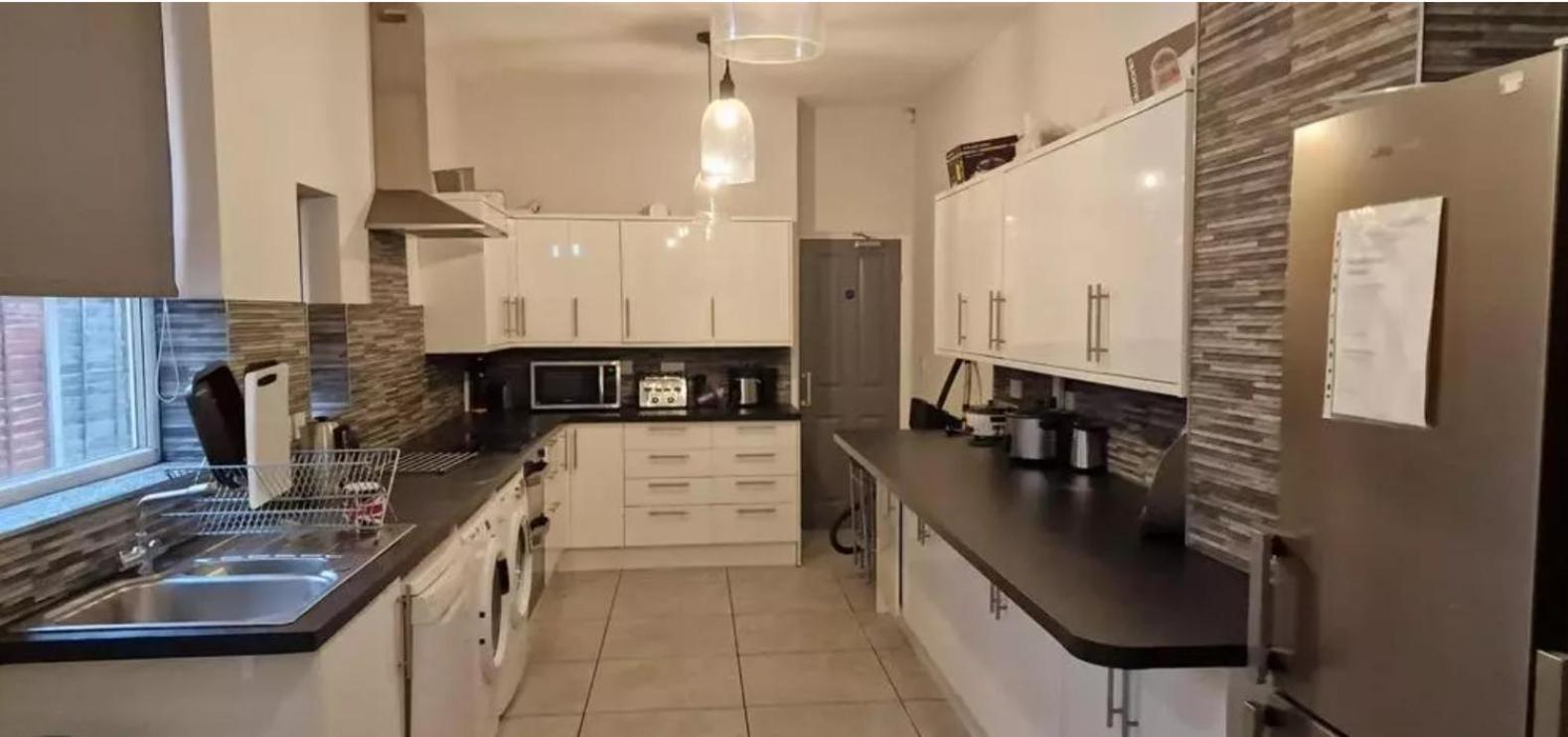 Deluxe Double Room With Bath photo 3