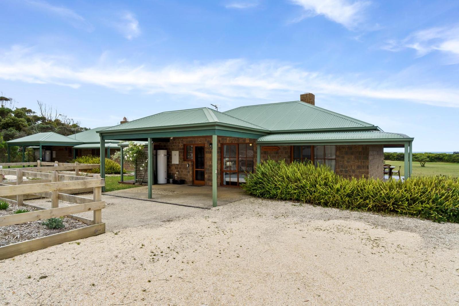 Three-Bedroom House photo 2