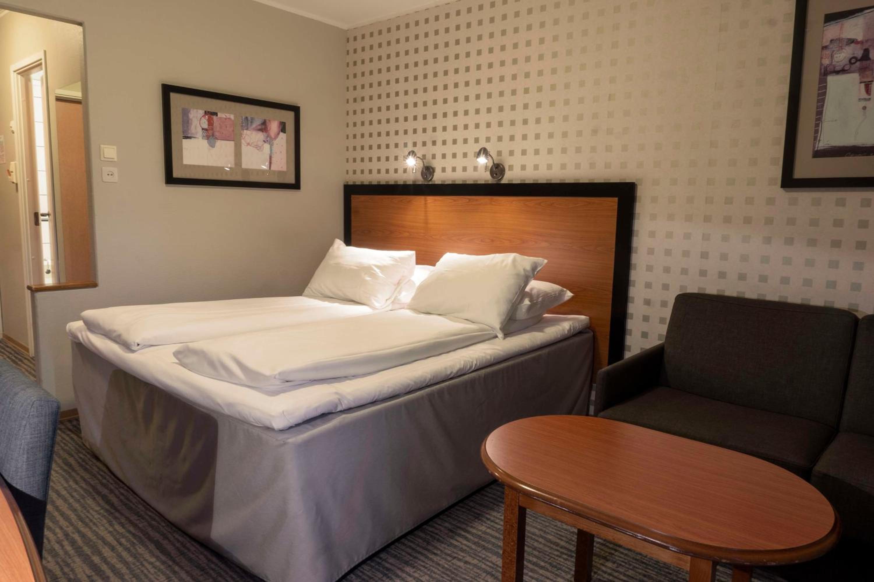 Standard King Room - Photo 1