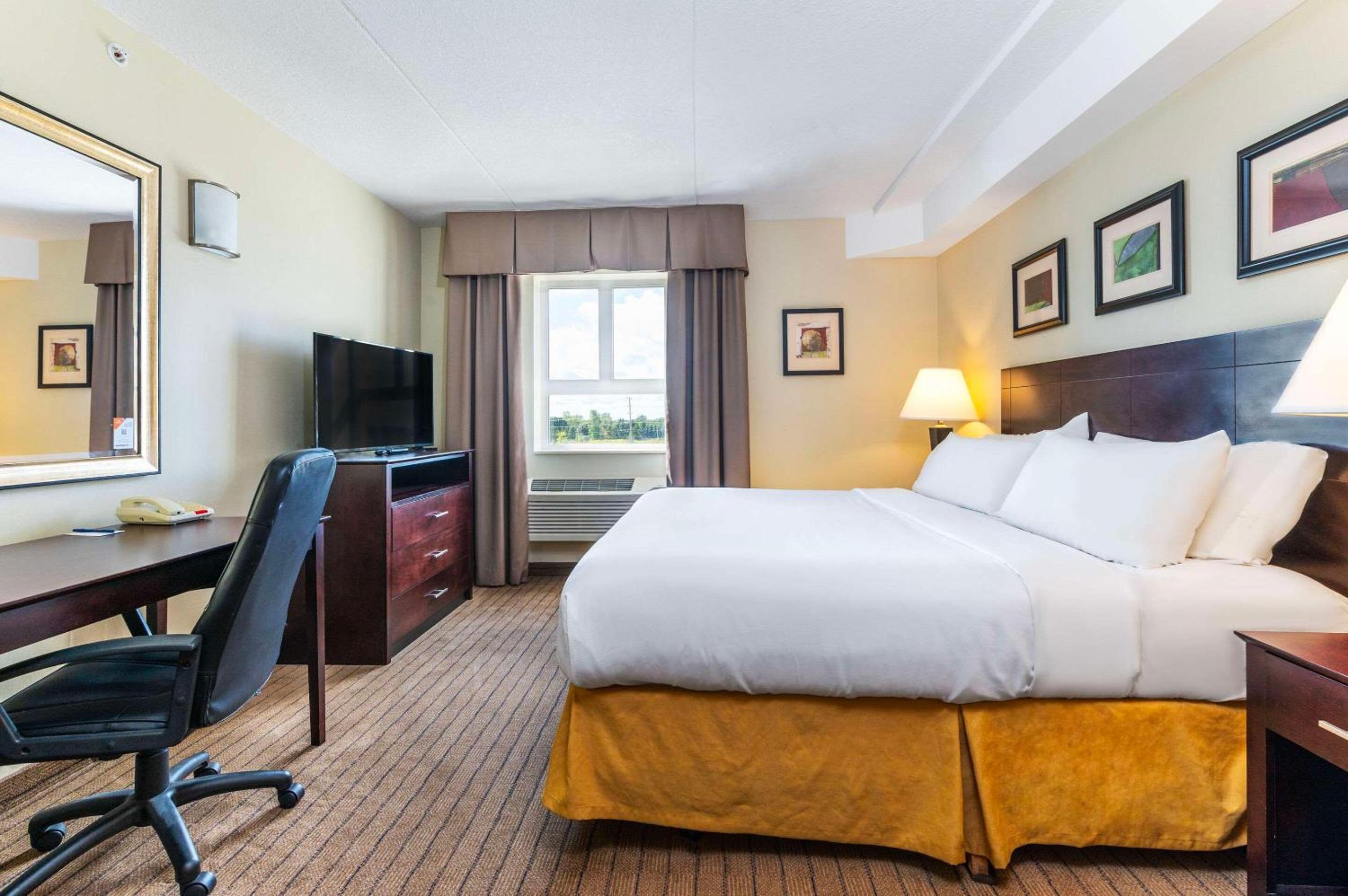 Deluxe King room - Non Smoking photo 1