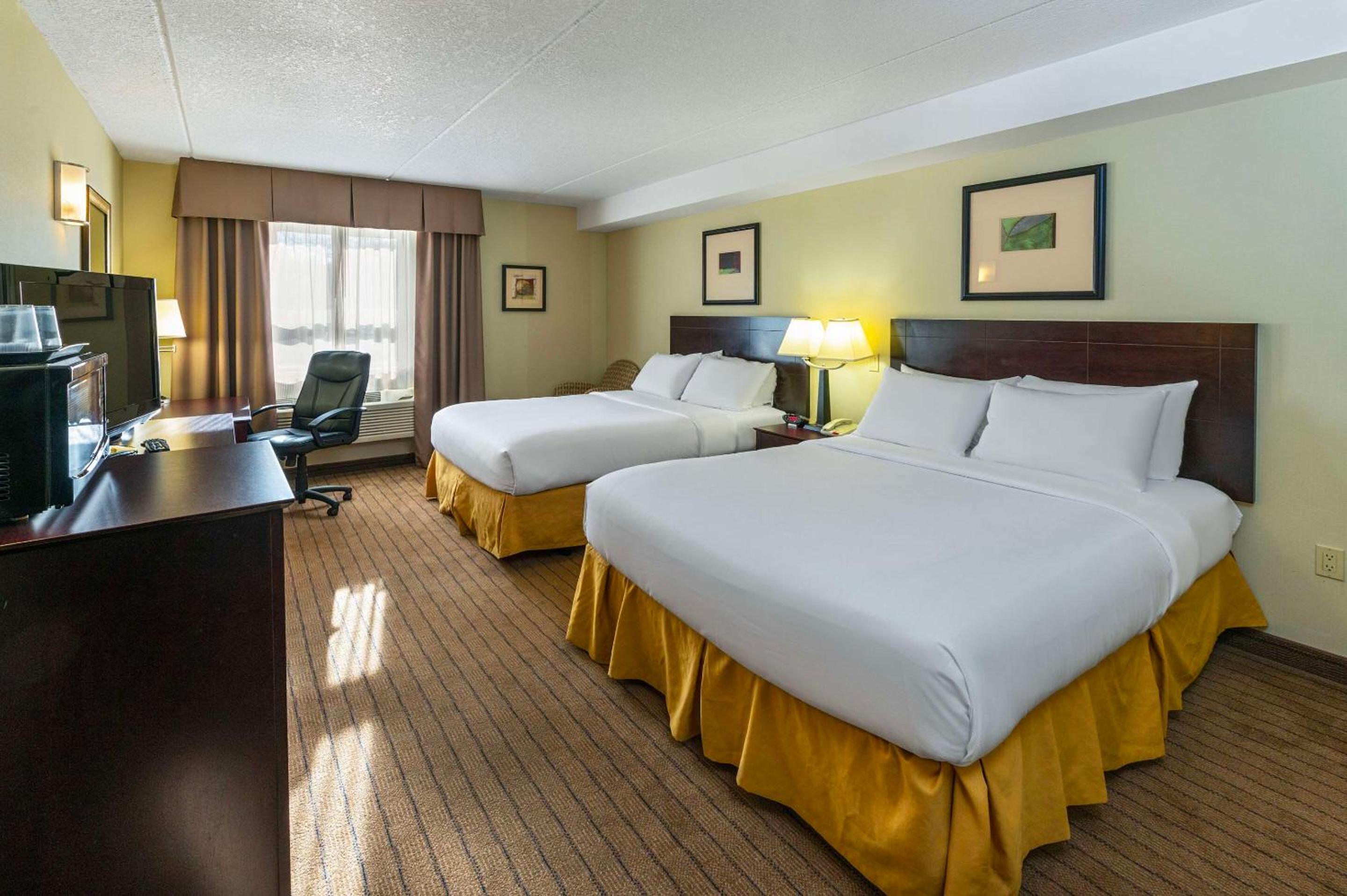 Queen Room with Two Queen Beds - Disability Access/Non-Smoking photo 1