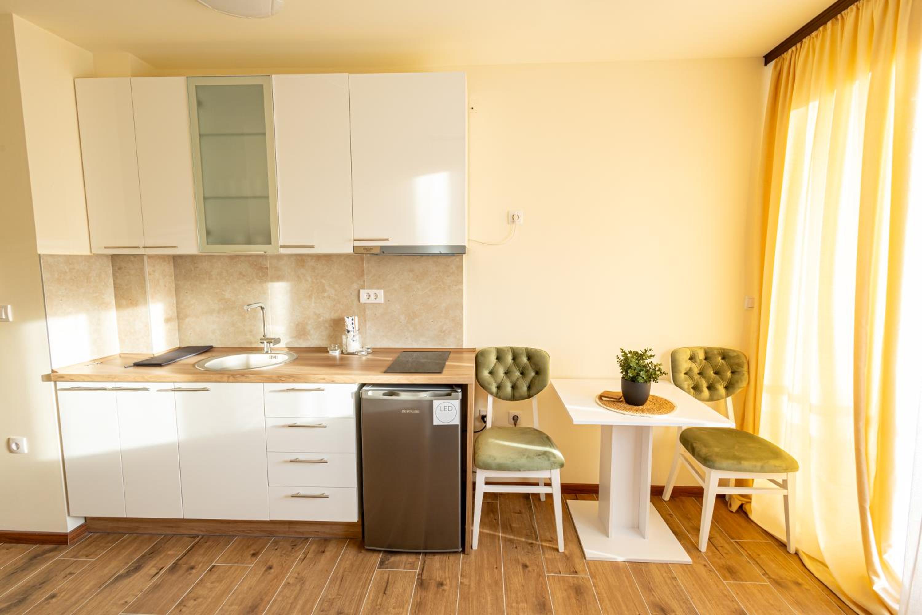 One-Bedroom Apartment photo 2