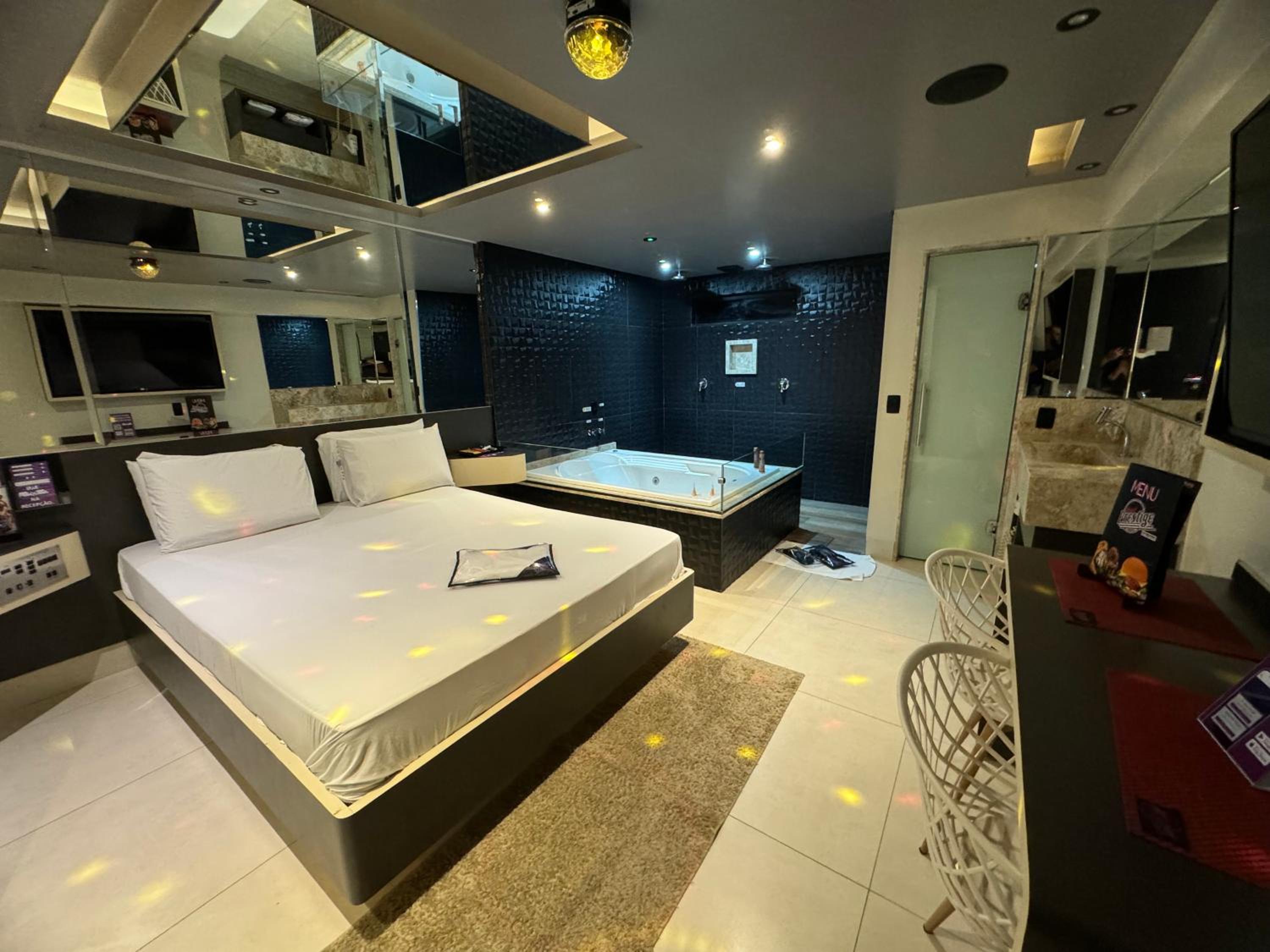 King Suite with Spa Bath