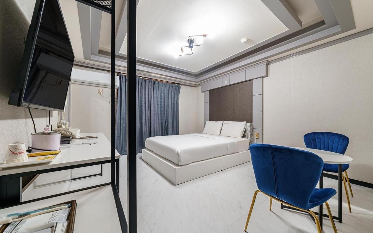 Standard Double Room - Photo 1