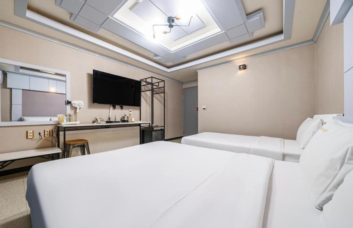 Semi Special Twin Room photo 3