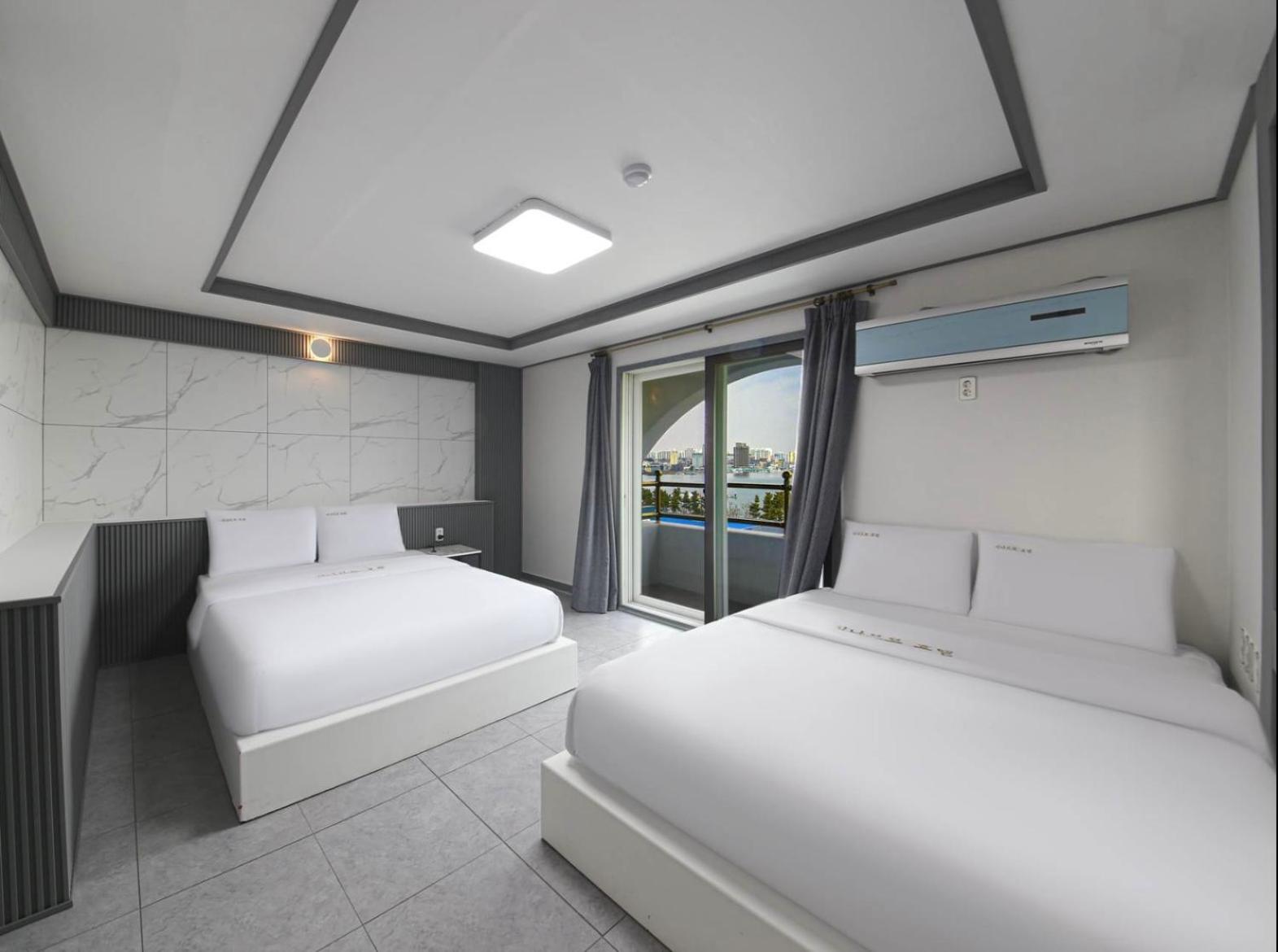 Ocean View Pension Room - Photo 3