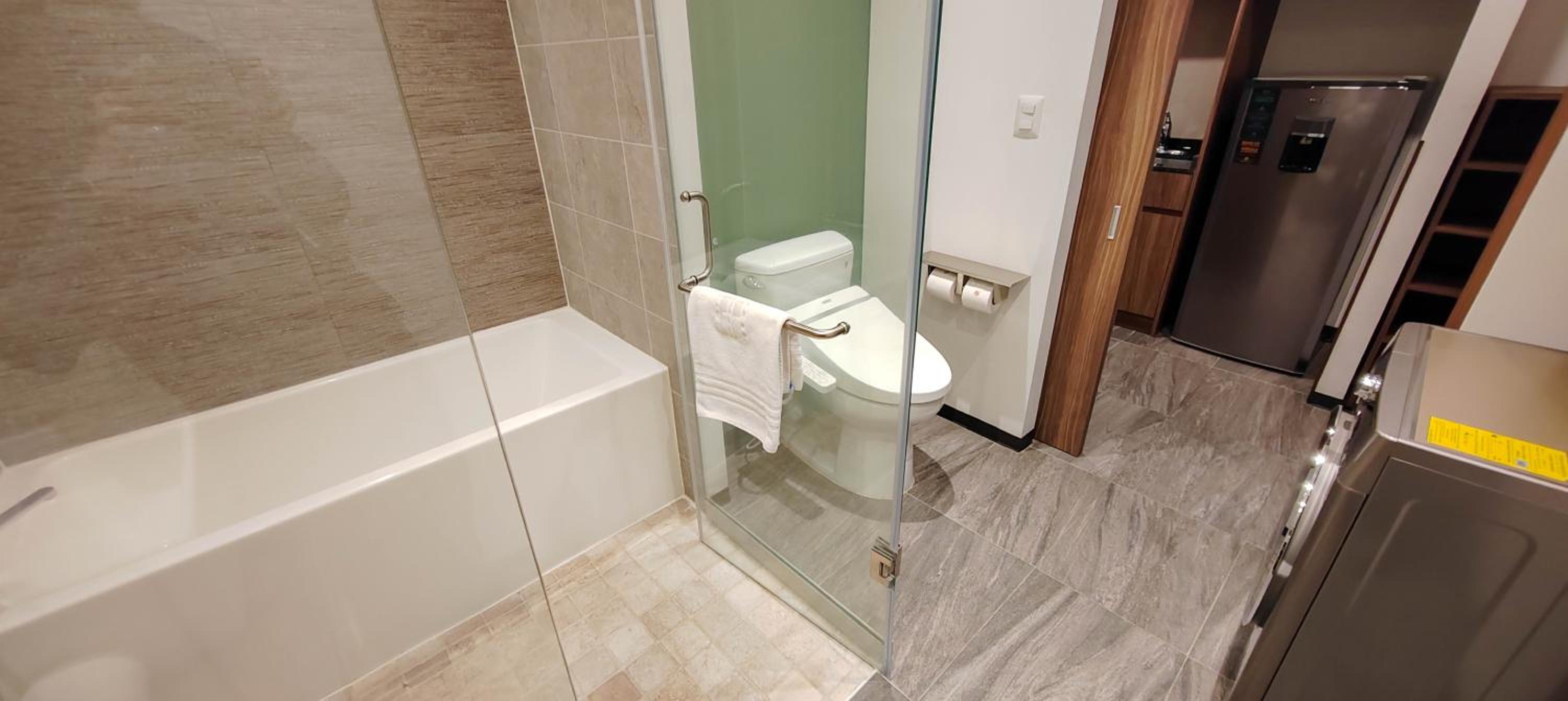 Premium Queen Room - Photo 5