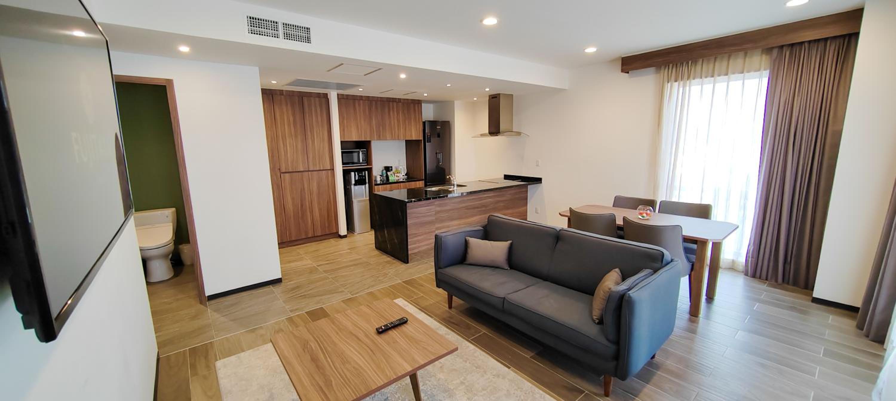 Superior King Suite - Photo 9