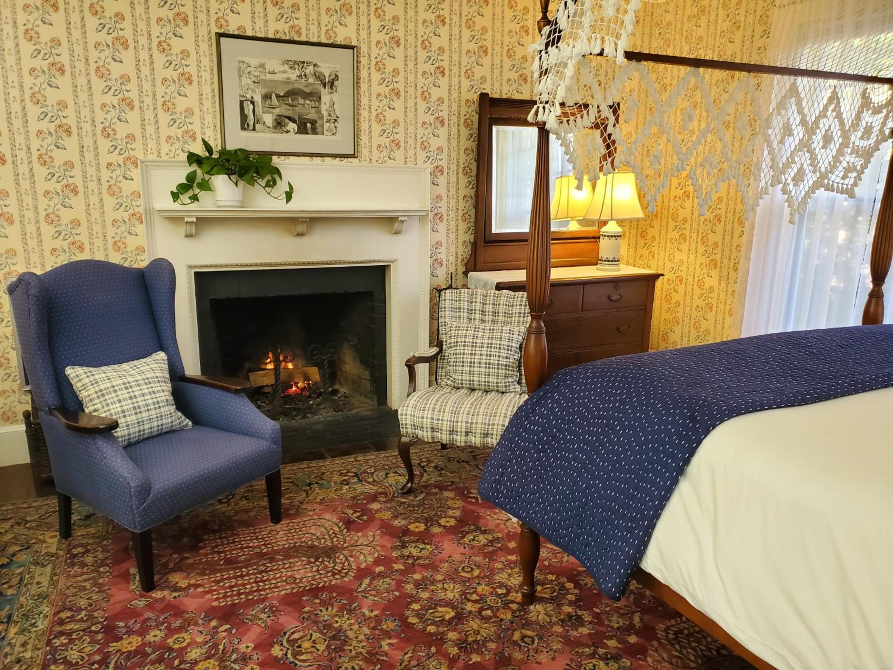 Deluxe Queen Room