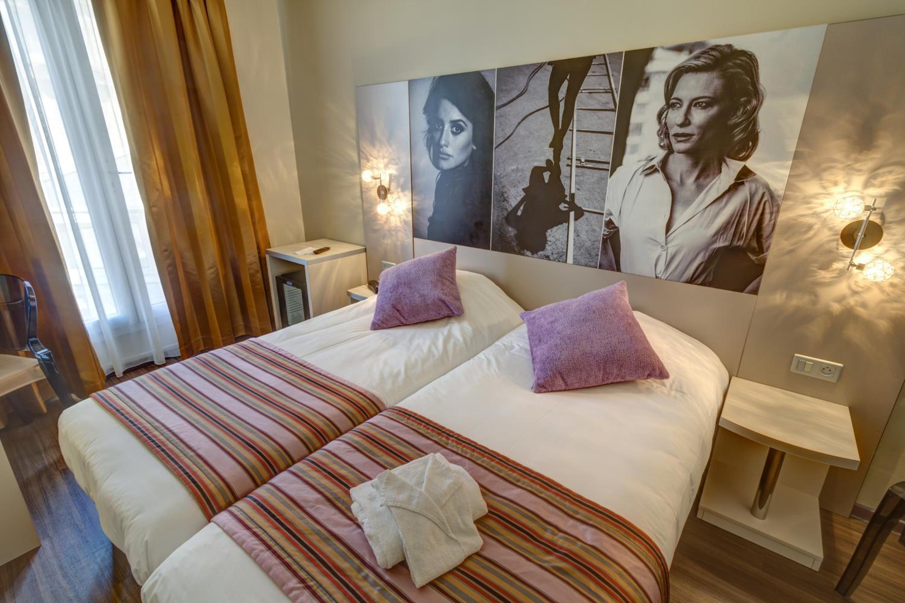 Classic Twin Room - Photo 2