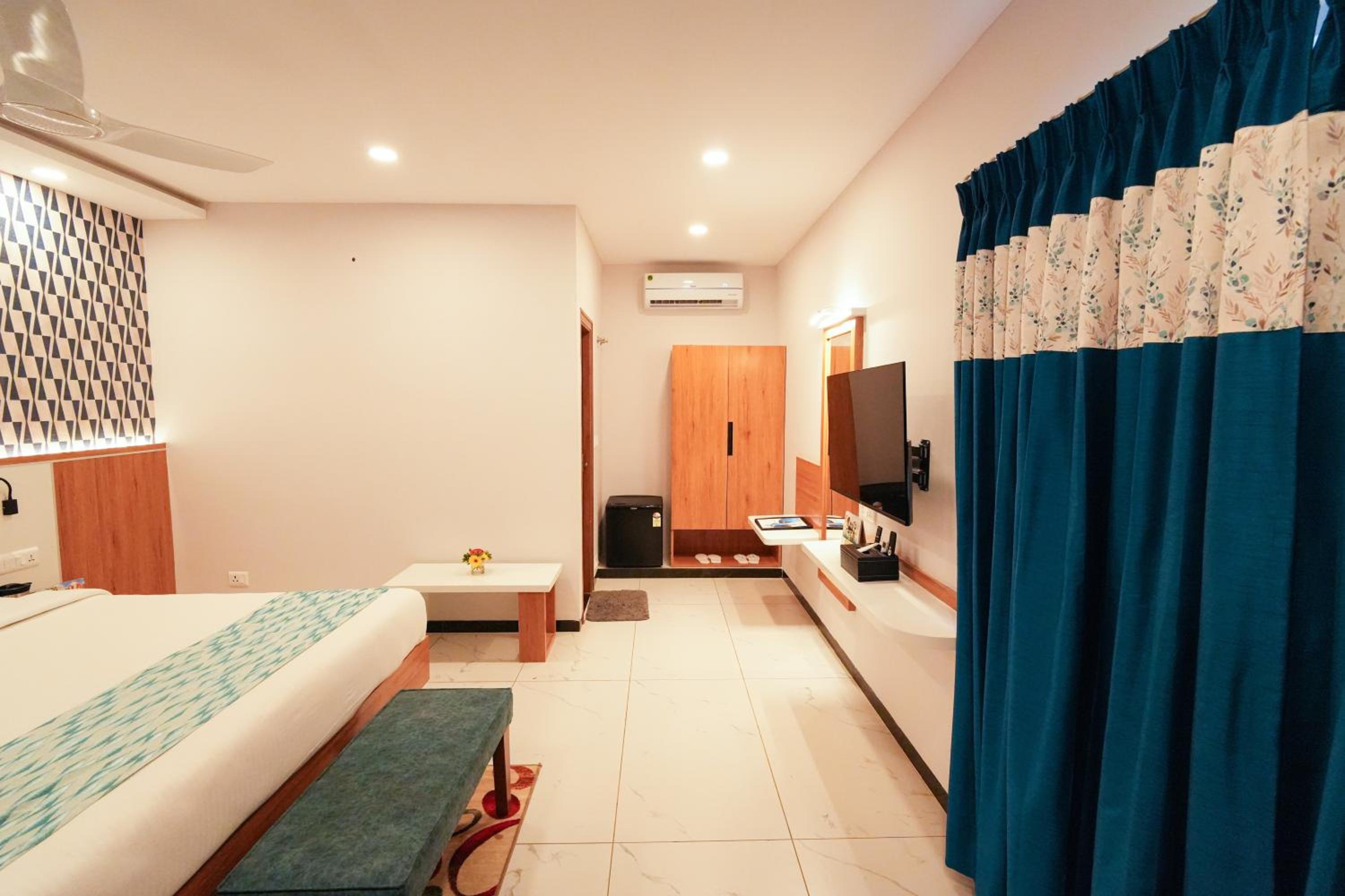 Private Cottage - King Bed - Pool view - Sitout - Photo 5