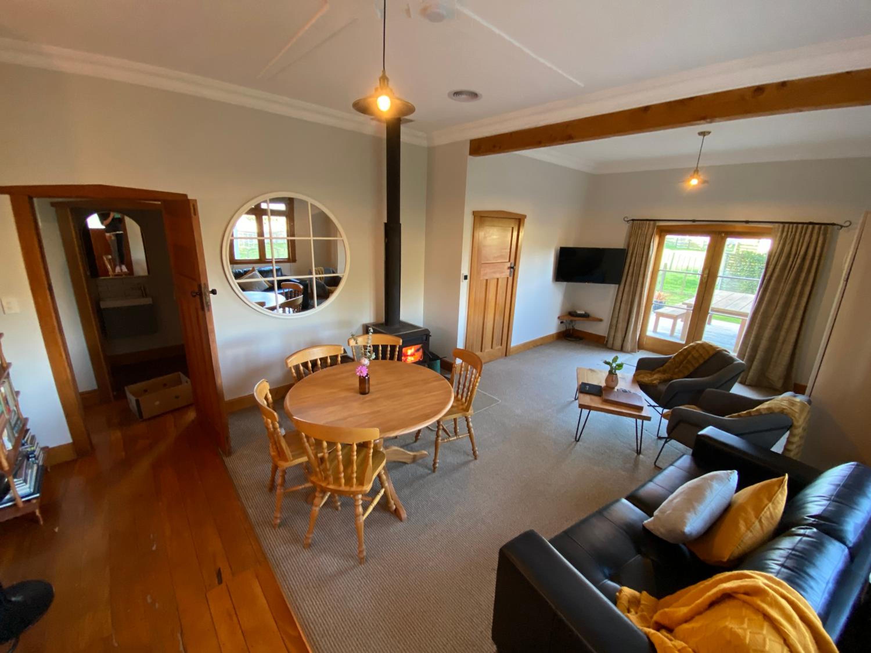 Three-Bedroom Bungalow - Photo 1