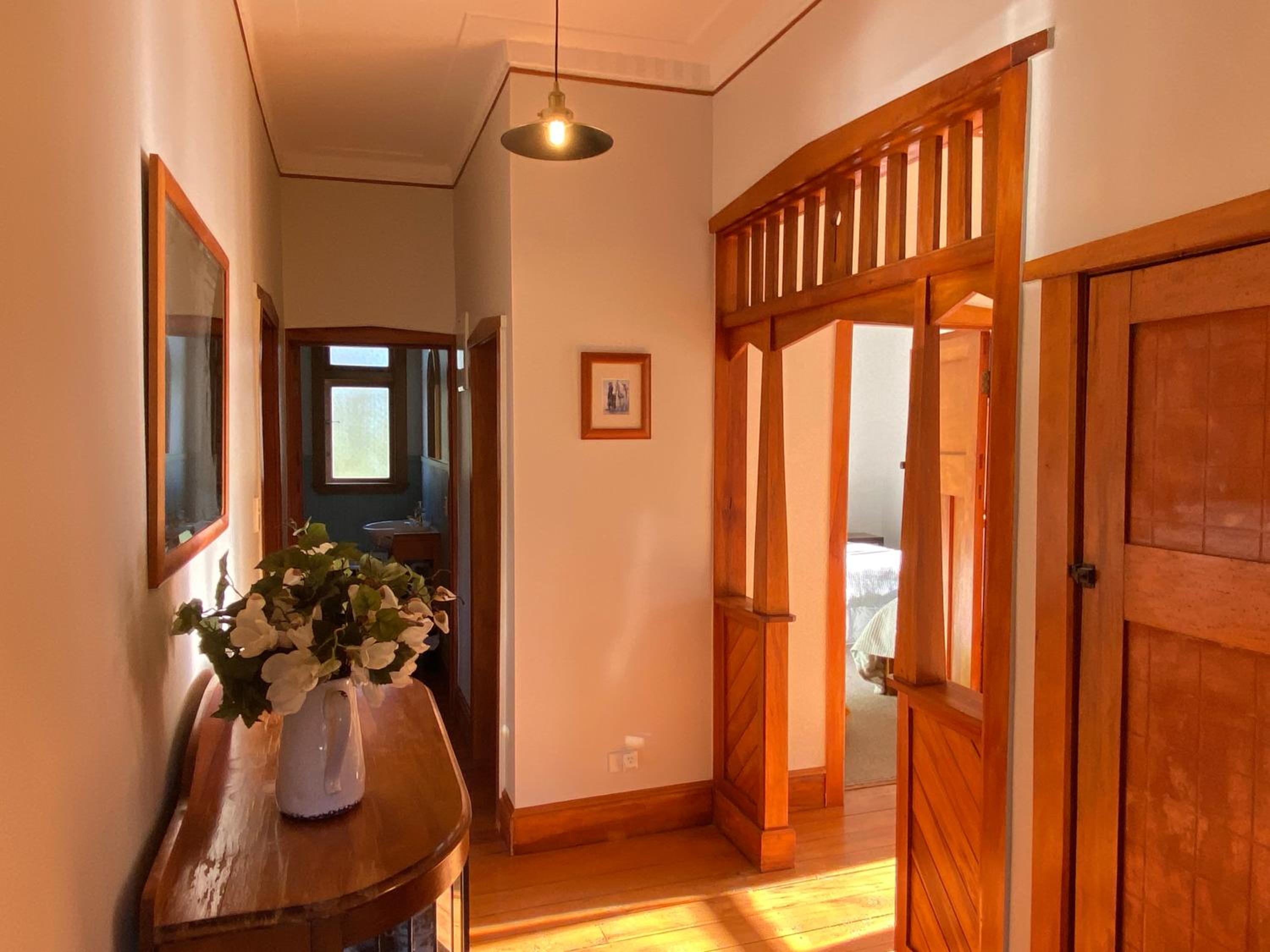Three-Bedroom Bungalow - Photo 8