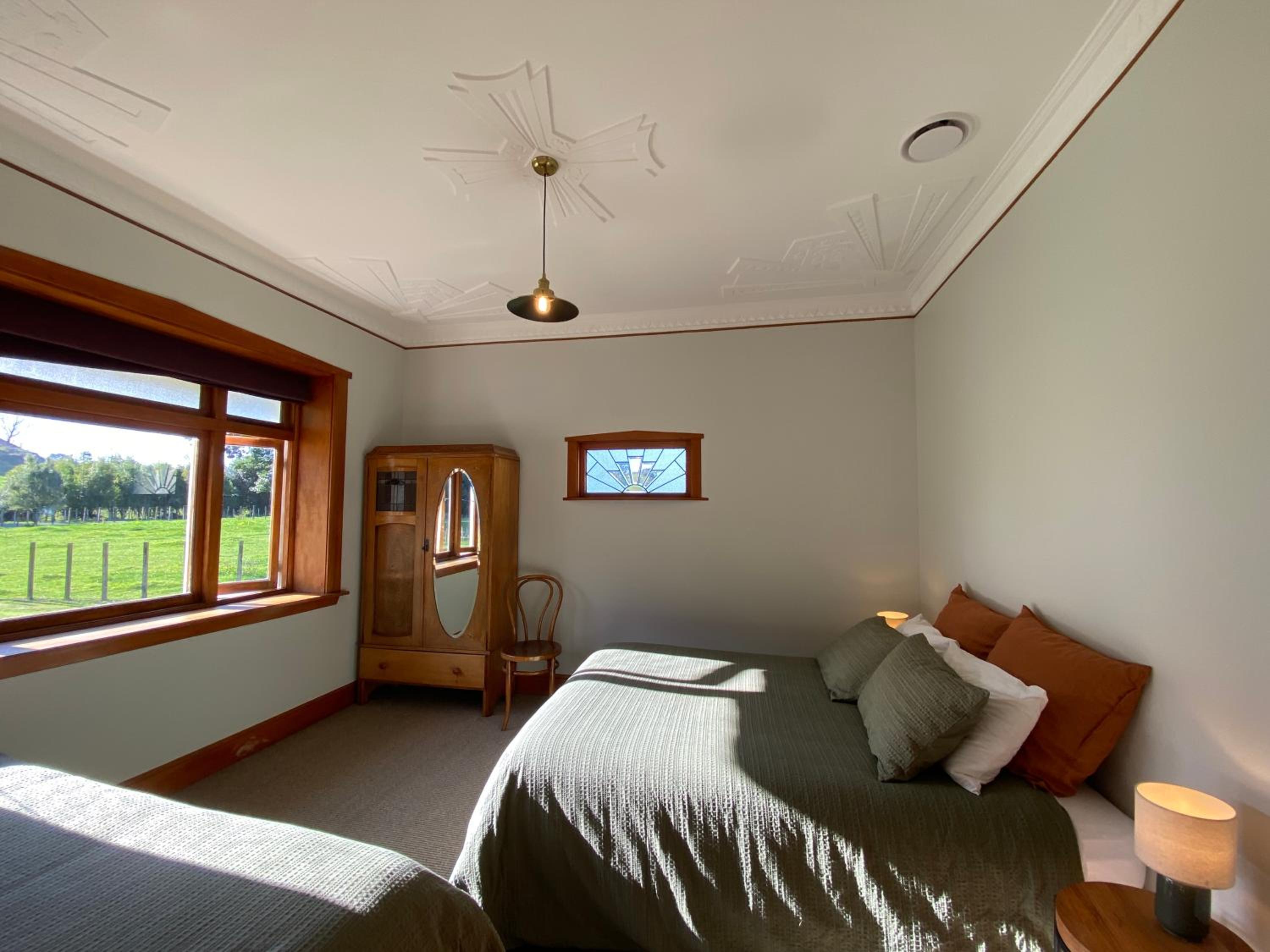 Three-Bedroom Bungalow - Photo 4