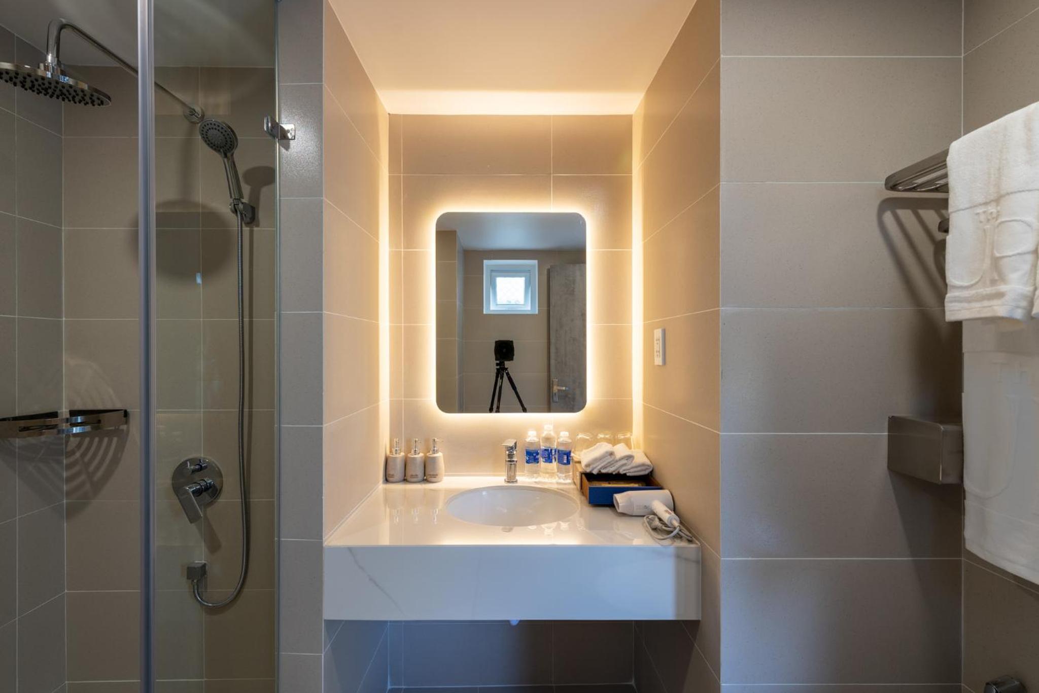 Superior Double Room with Balcony - Photo 22