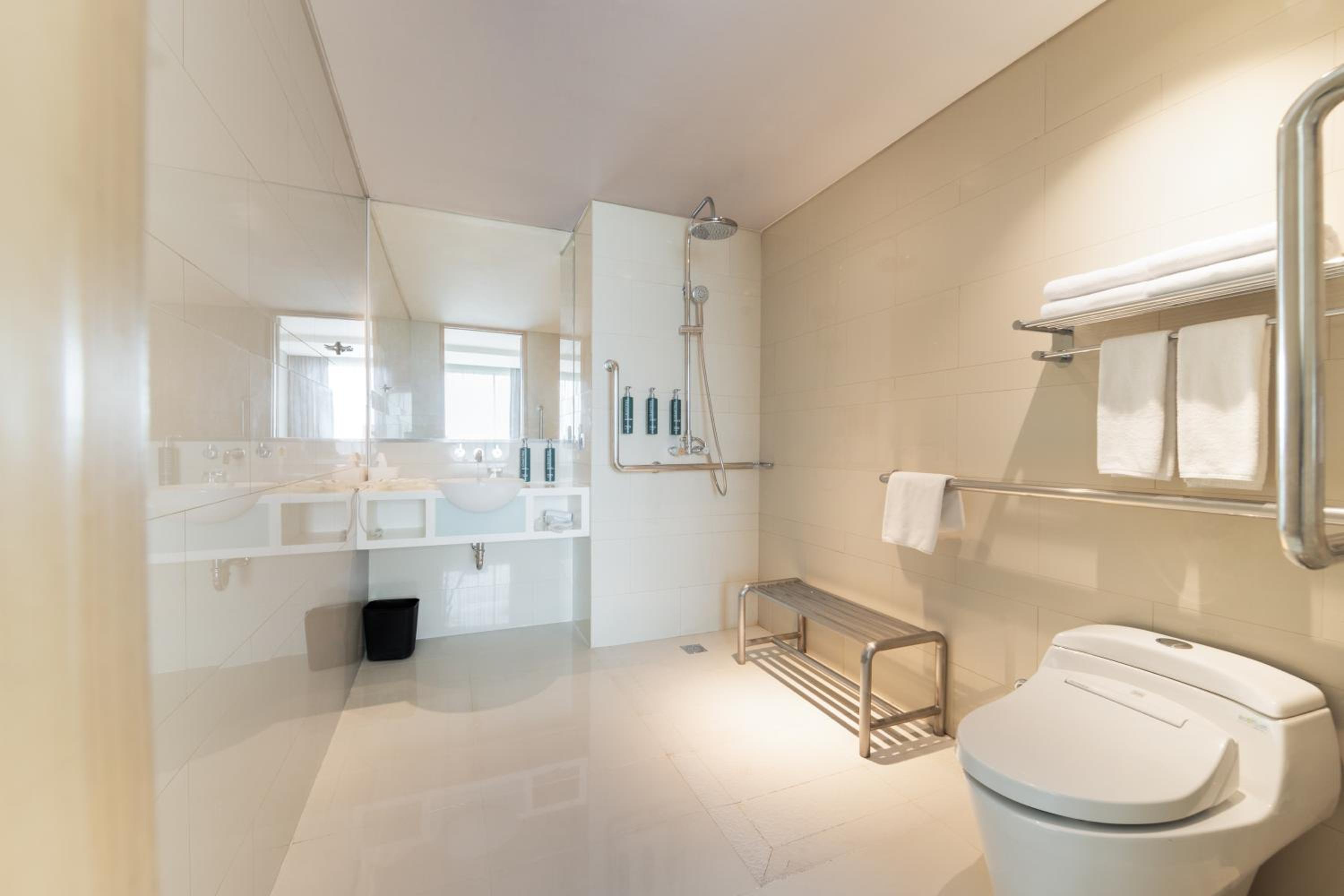 King Room - Mobility Accessible