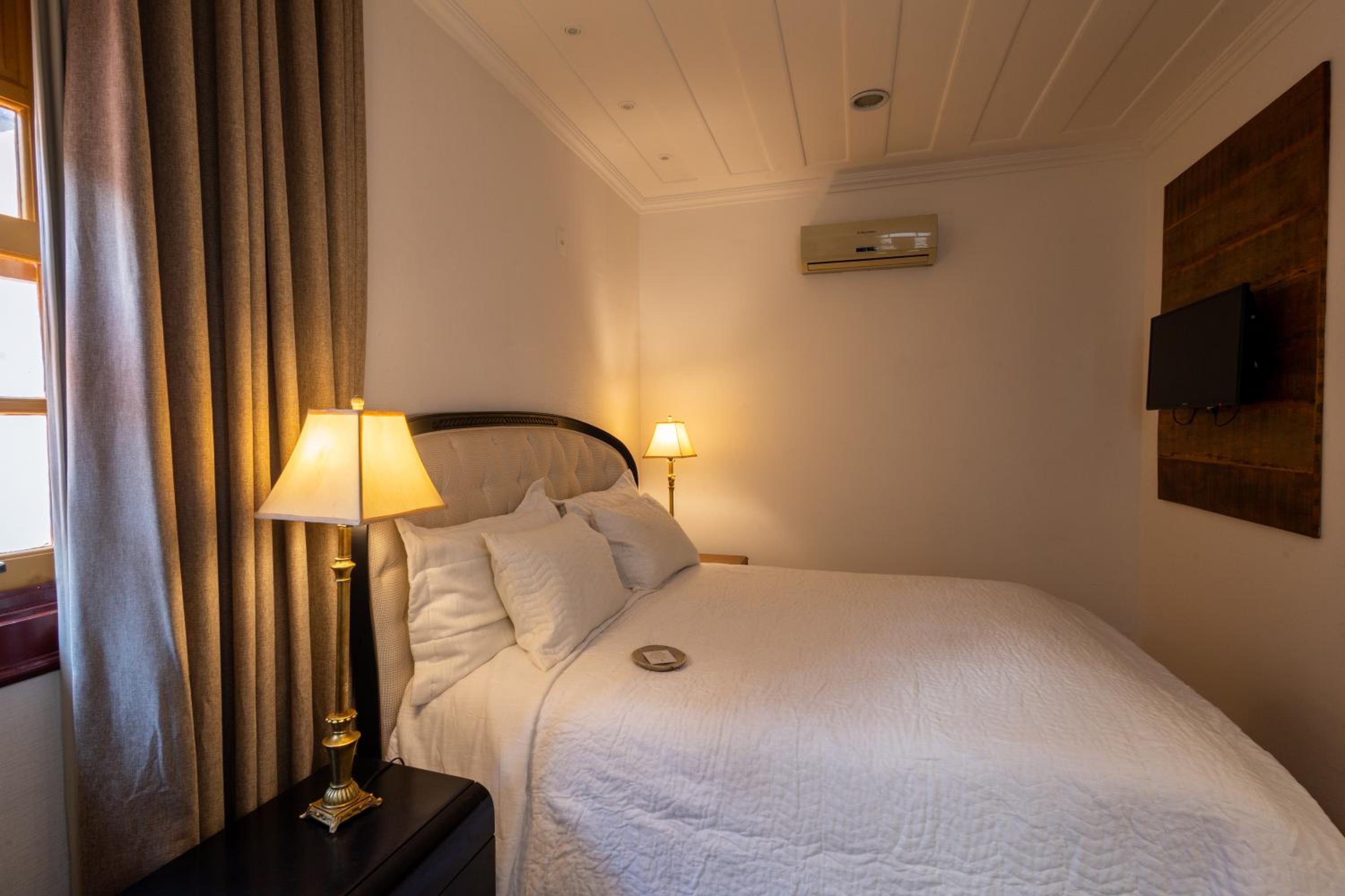 Budget Double Room photo 2