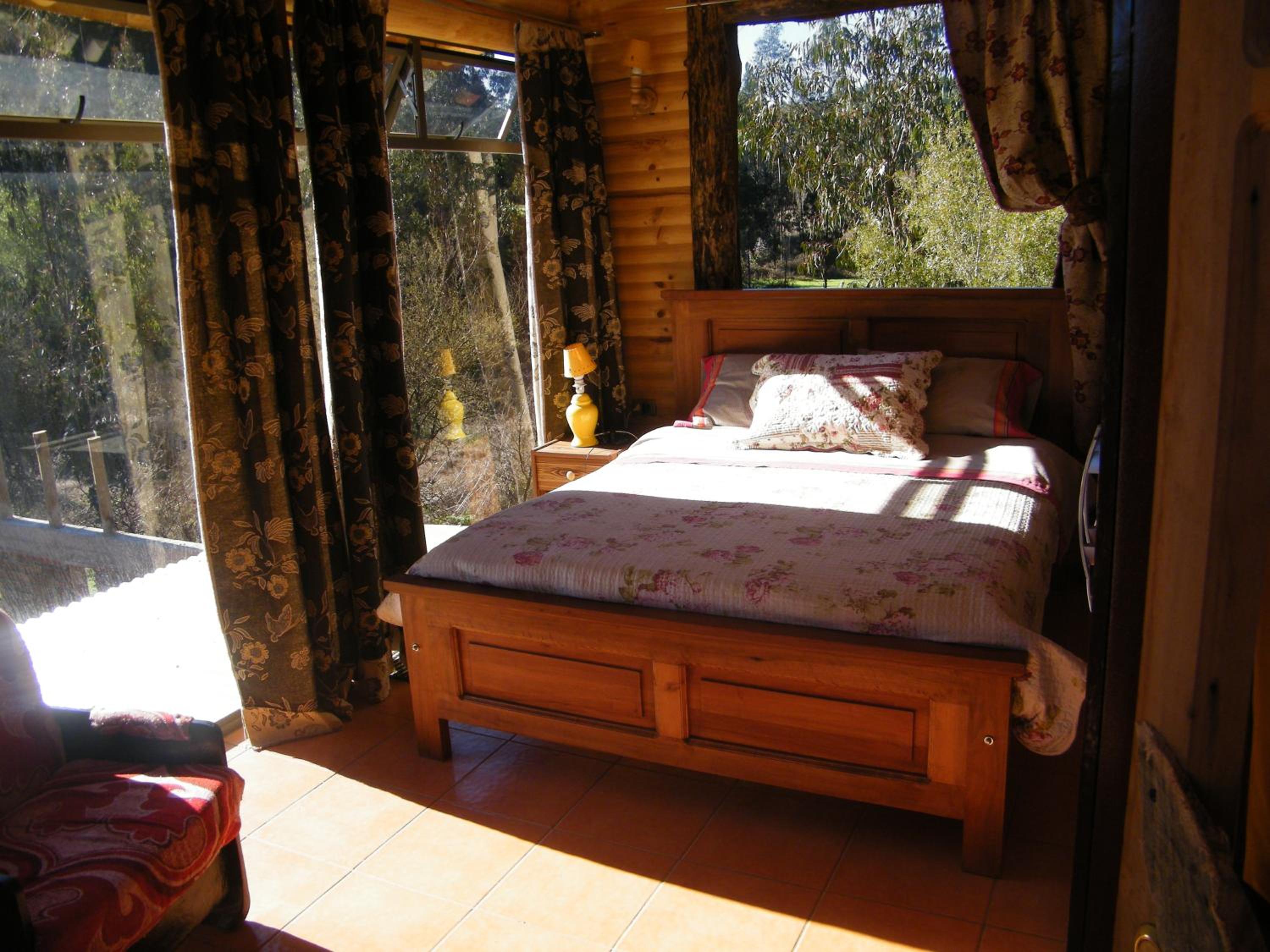 Four-Bedroom Cabin photo 3