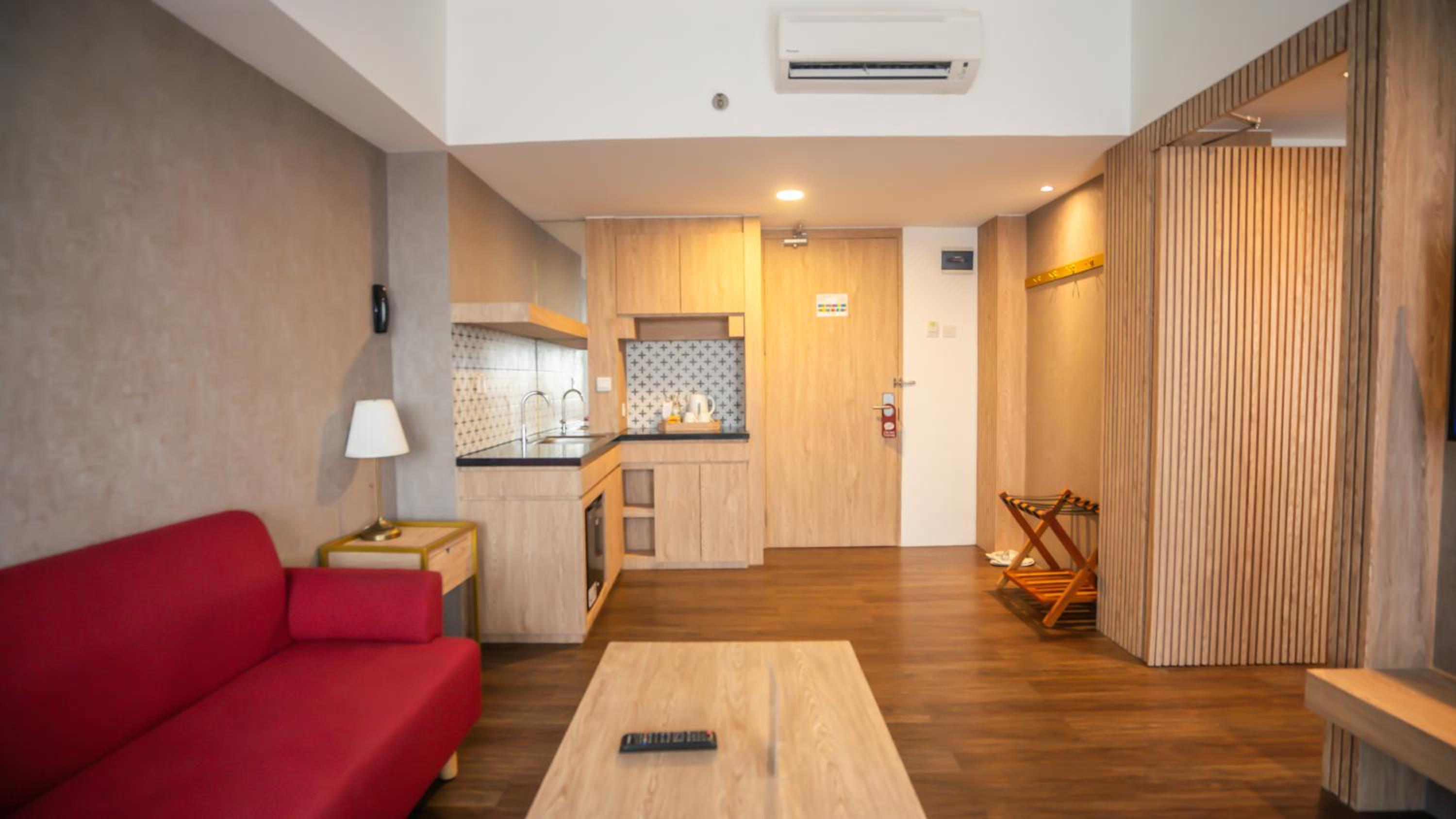 Suite with Balcony - Photo 9