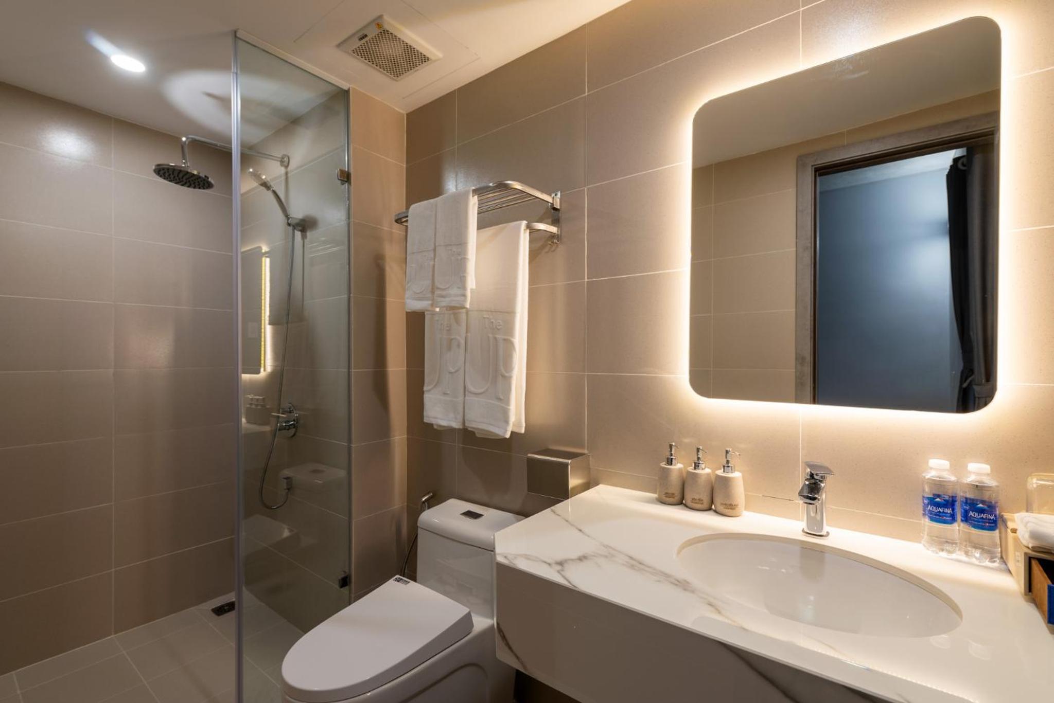 Deluxe Double Room with Balcony - Photo 13