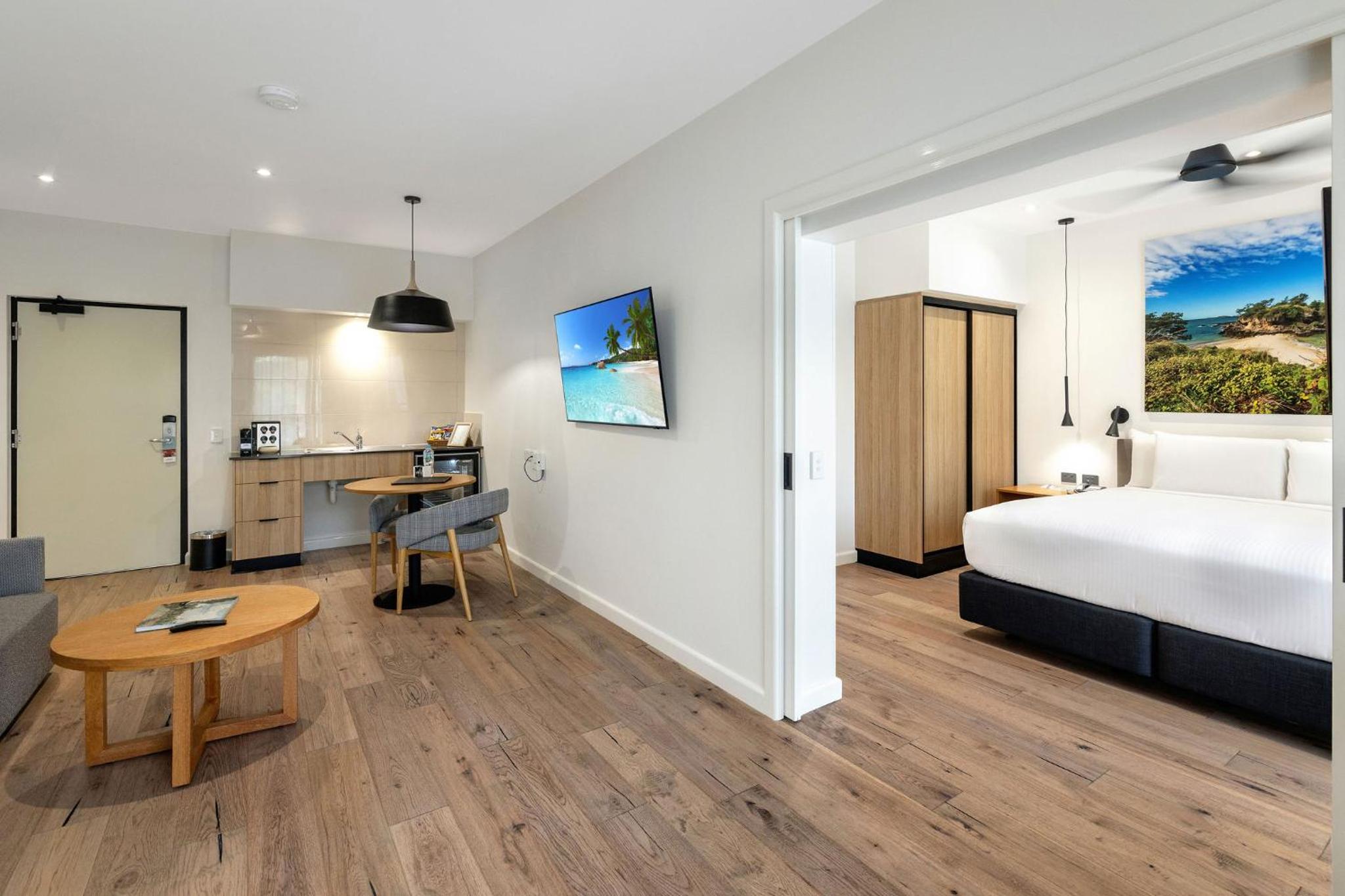 Deluxe Suite - Photo 4