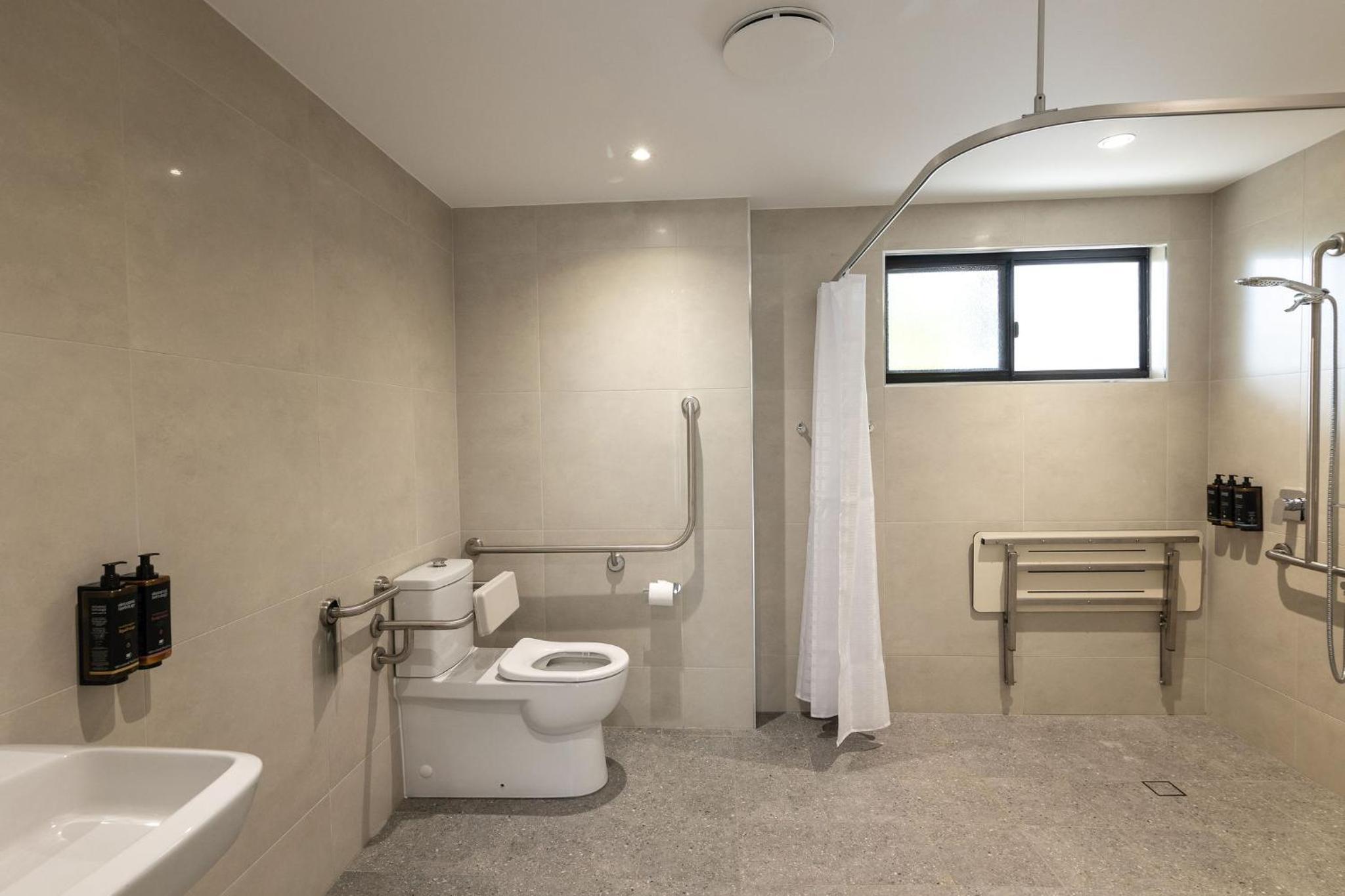 Deluxe Suite - Photo 2