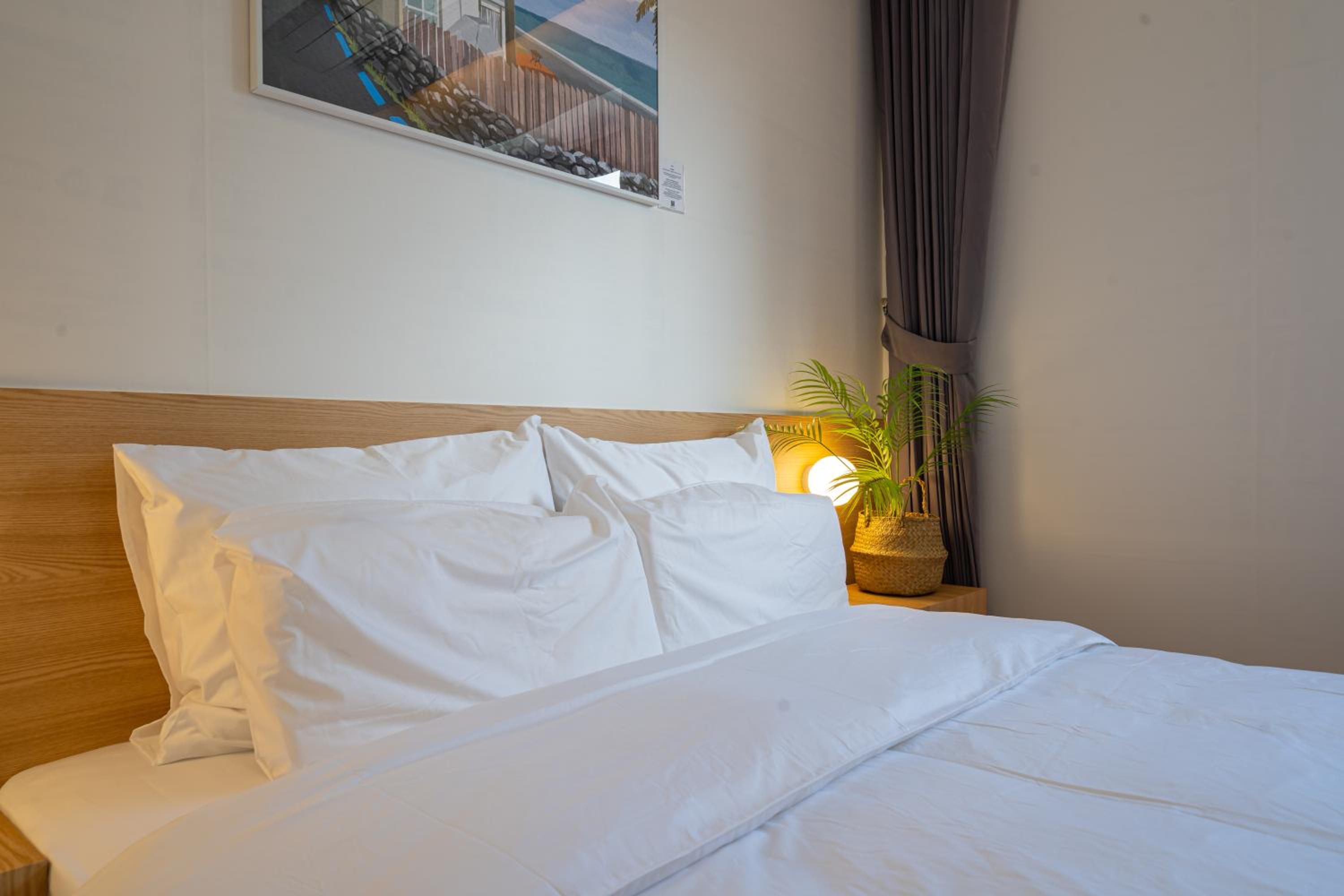 Standard Double Room - Photo 11
