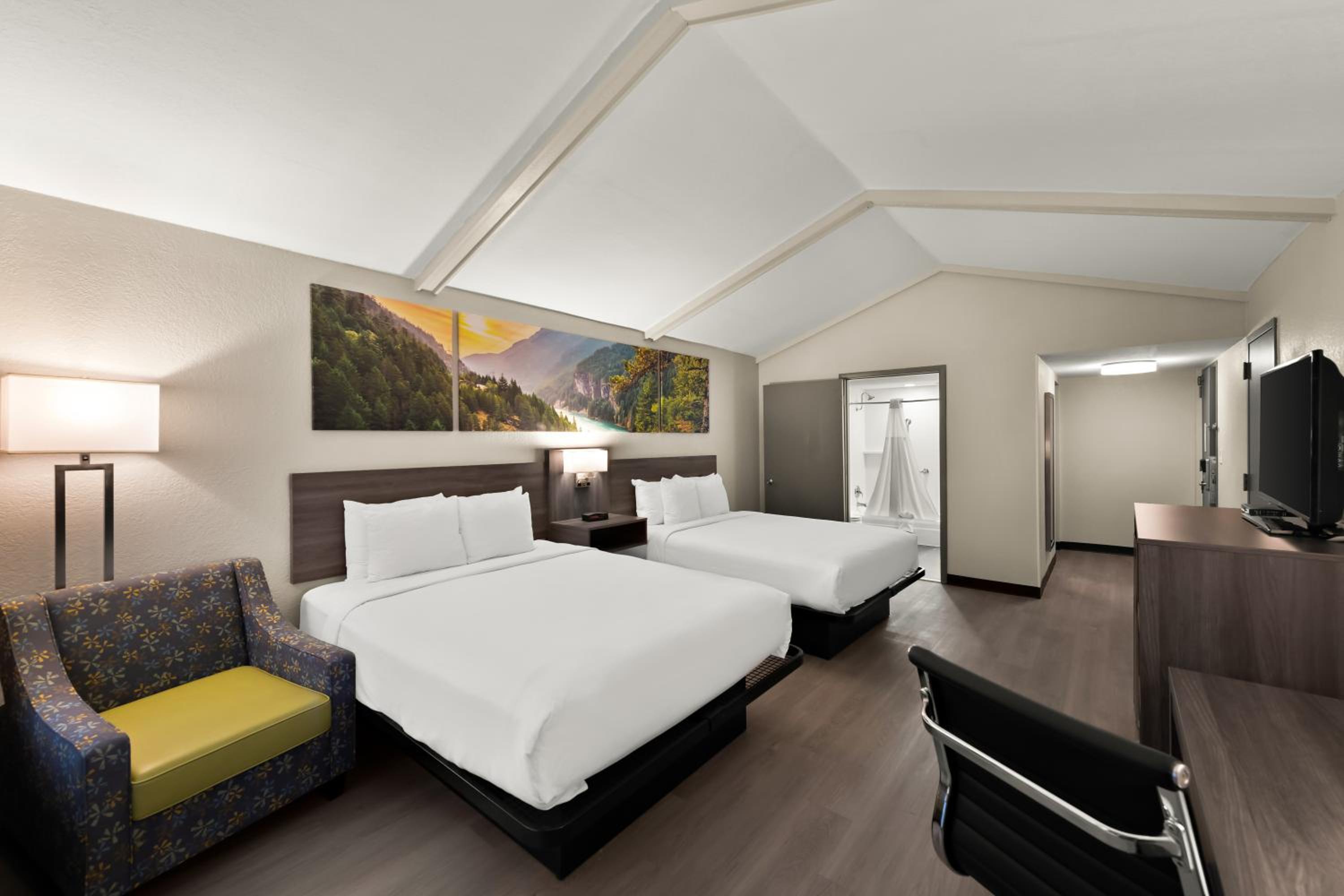 Queen Room with Two Queen Beds - Mobility Access/Non-Smoking