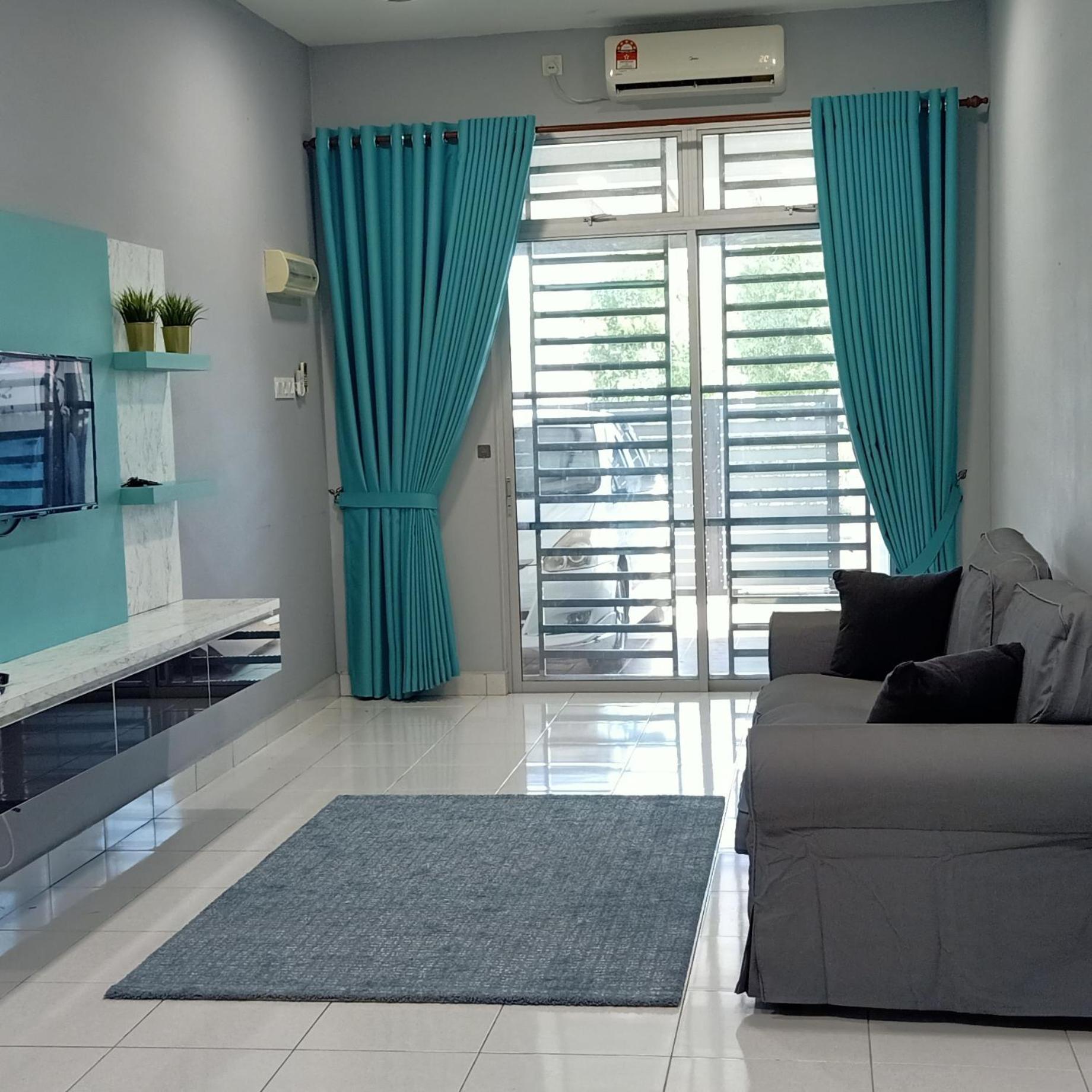 Three-Bedroom House photo 1
