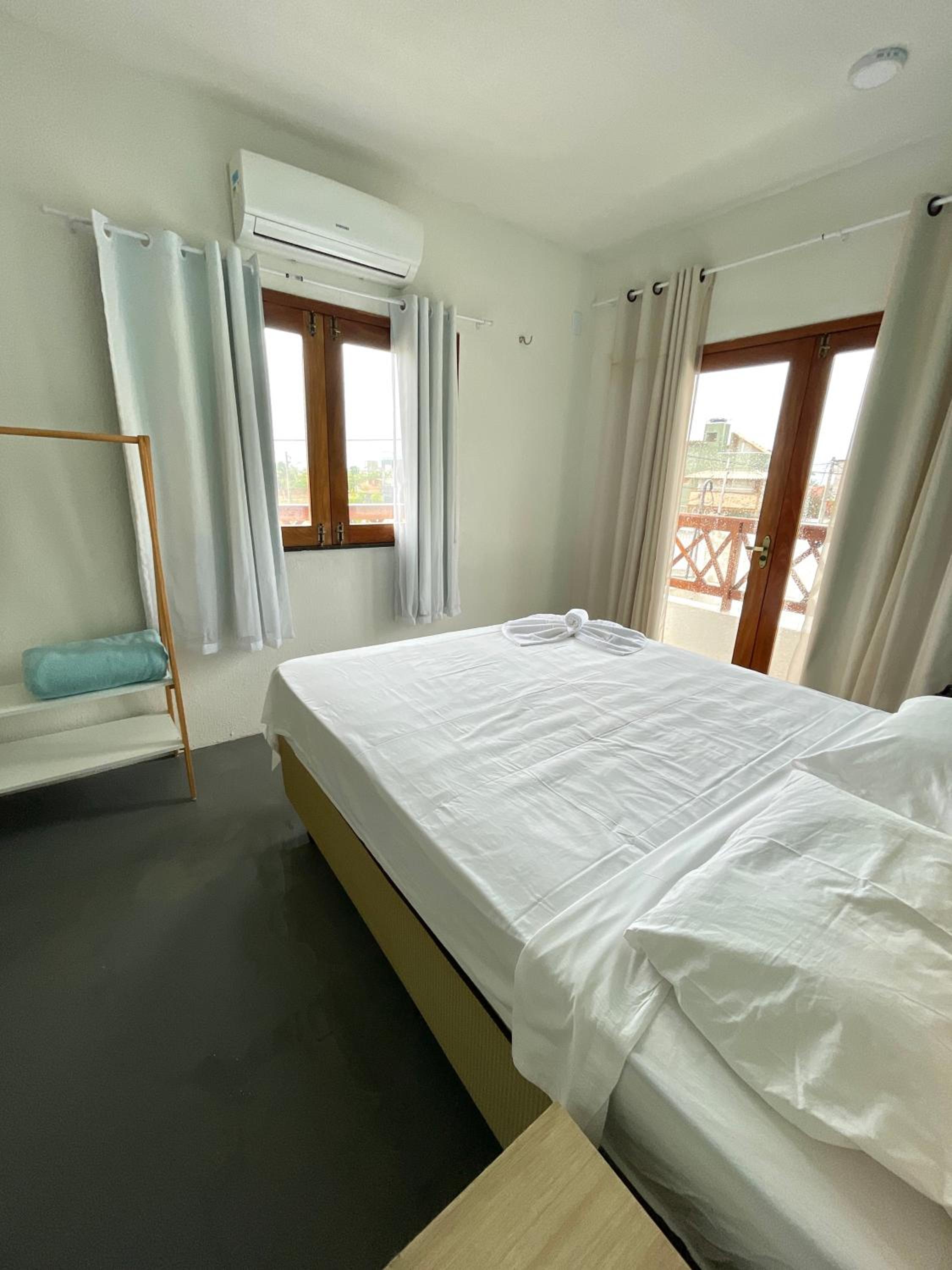 Six-Bedroom House photo 1