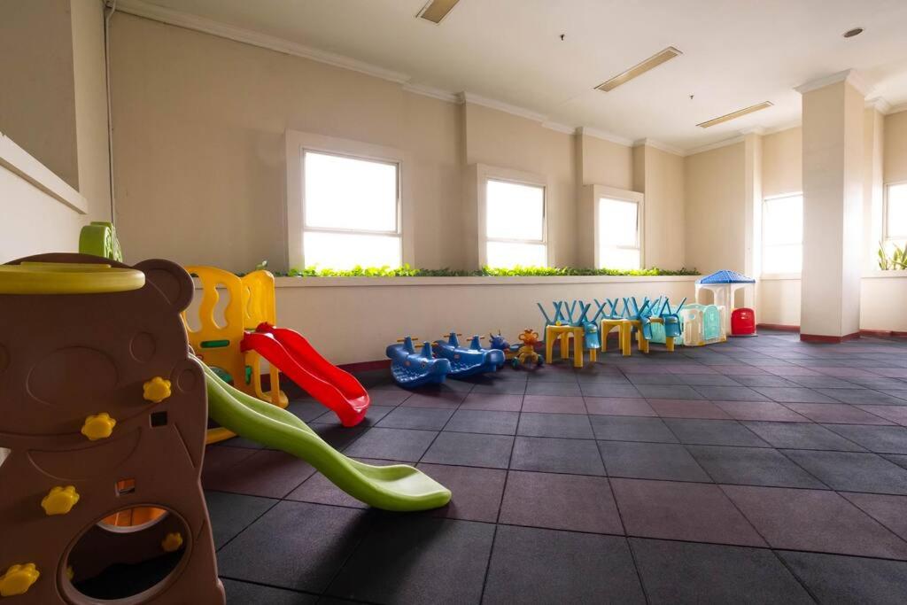 One-Bedroom Apartment - Photo 11