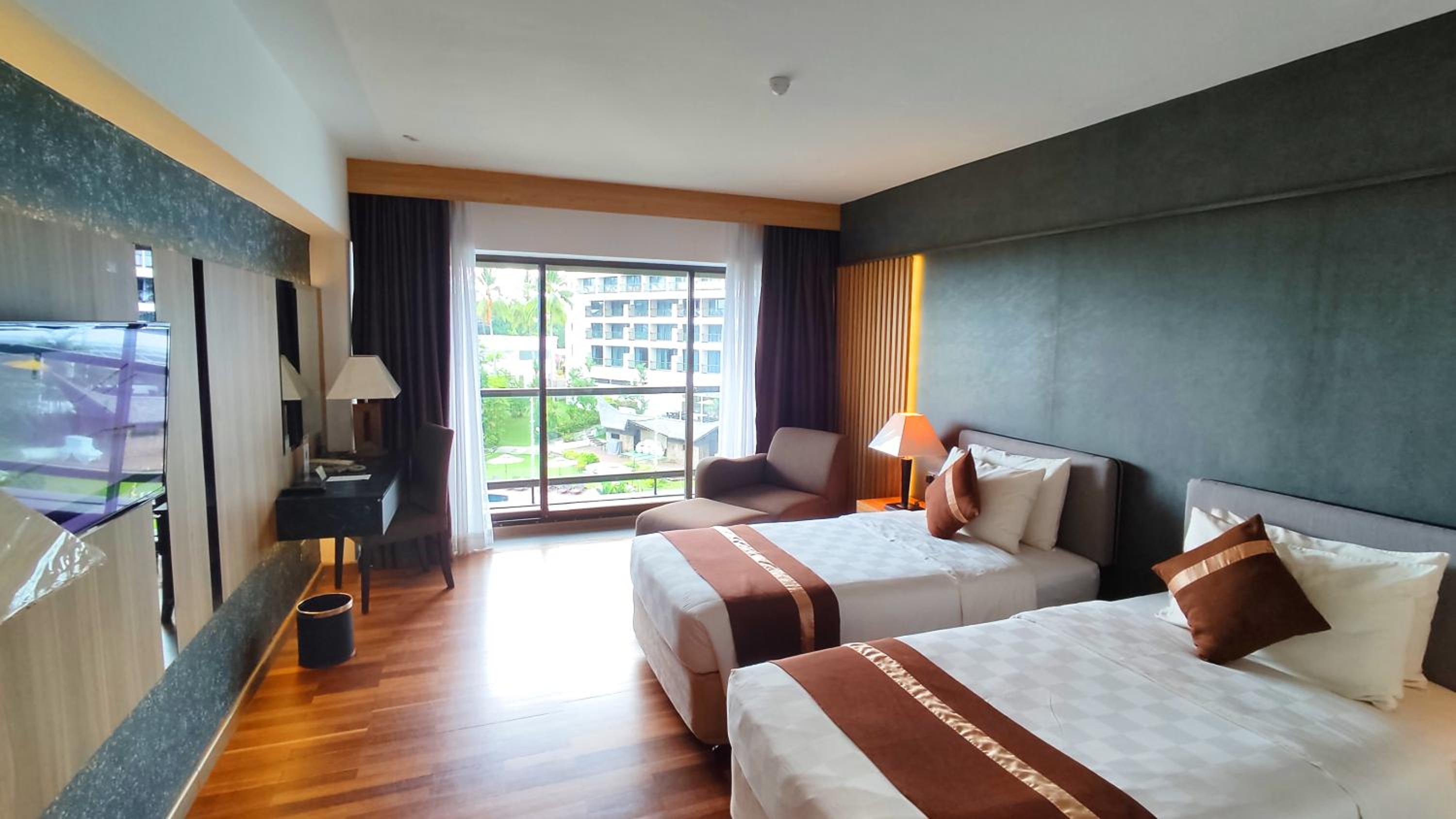 Deluxe Double or Twin Room with Free Shuttle from Nongsapura Ferry Terminal - Photo 3