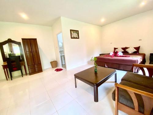 Standard Double Room - Photo 9
