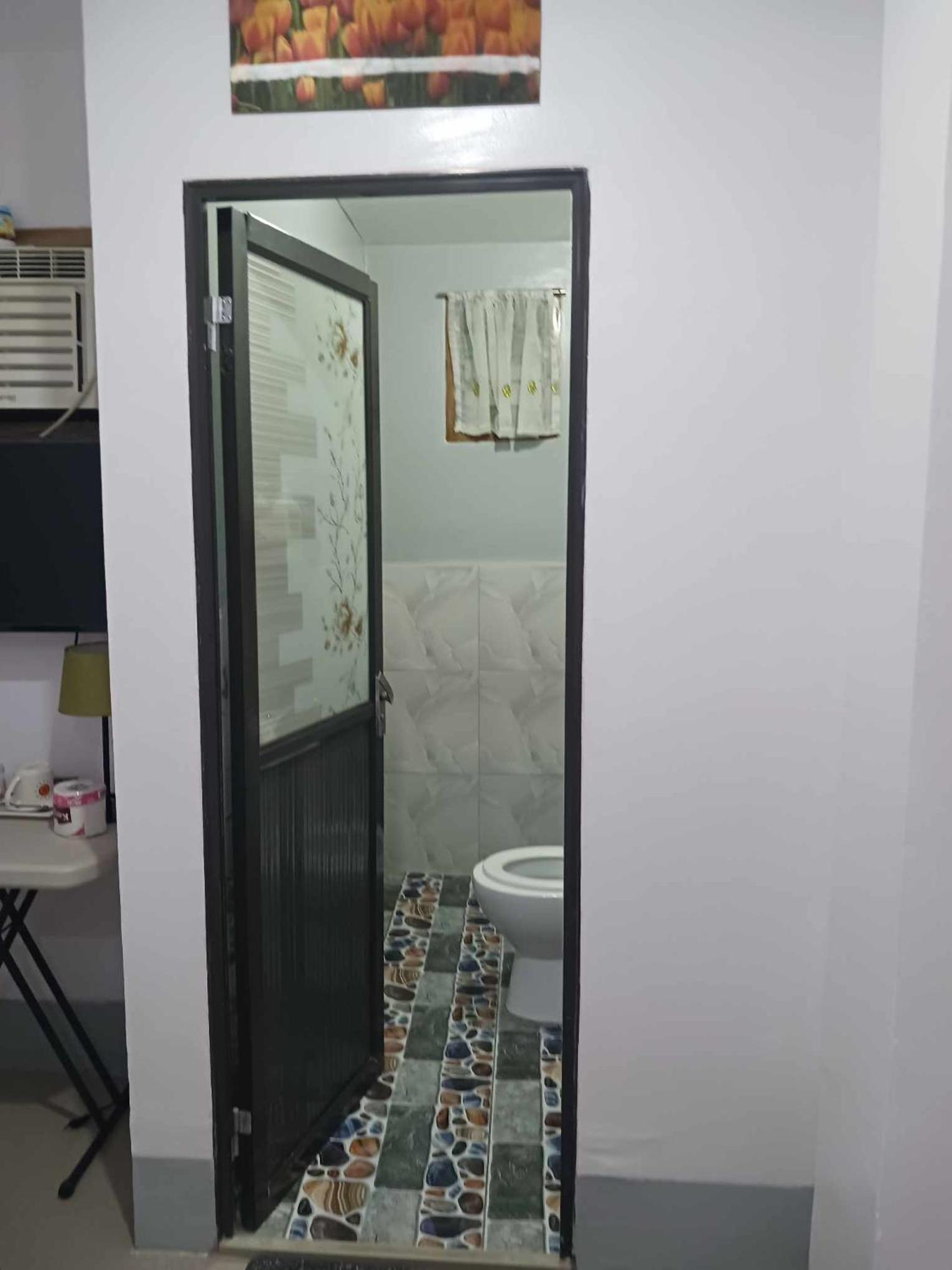 Single Room with Bathroom photo 2