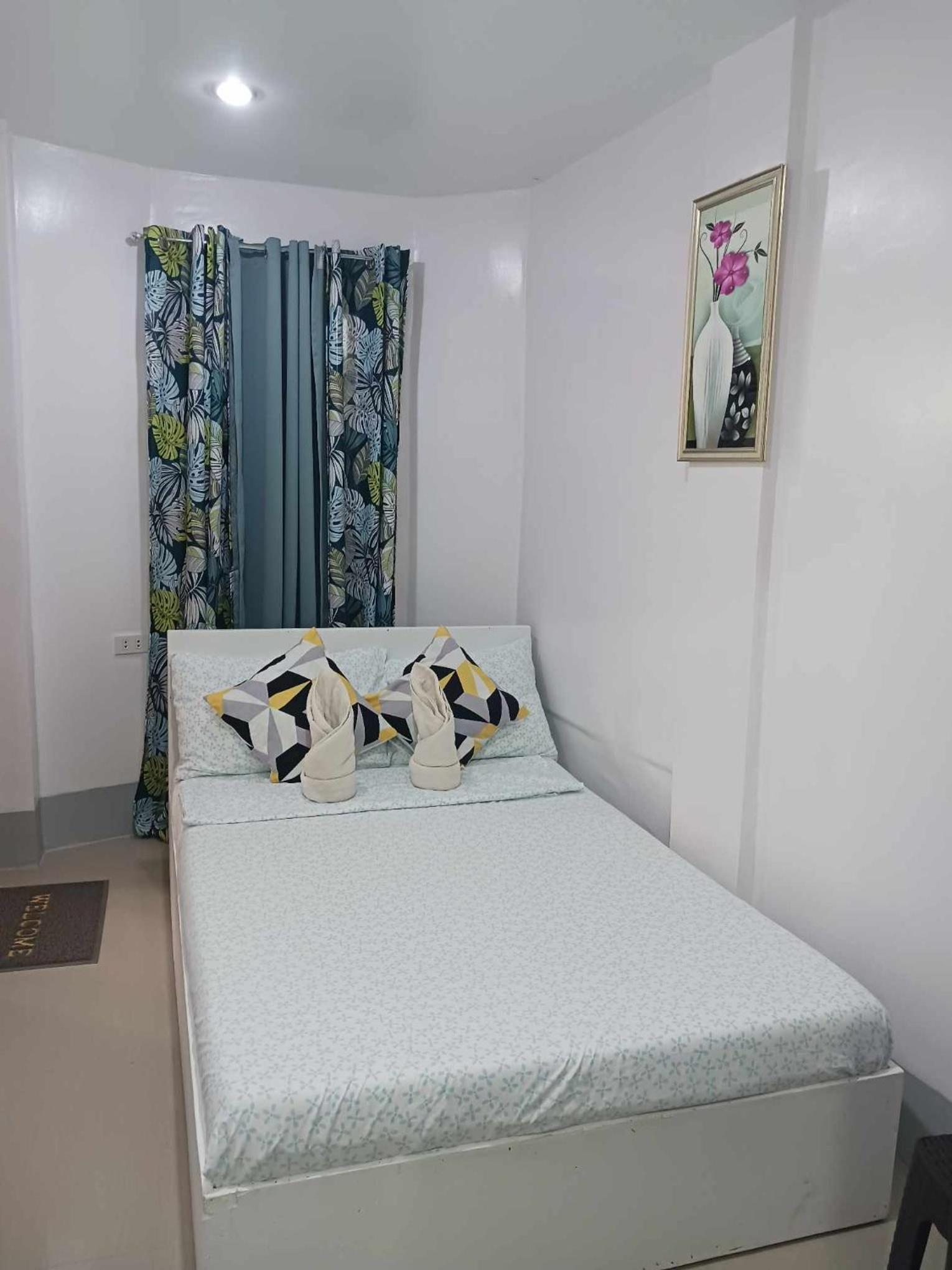 Single Room with Bathroom photo 3