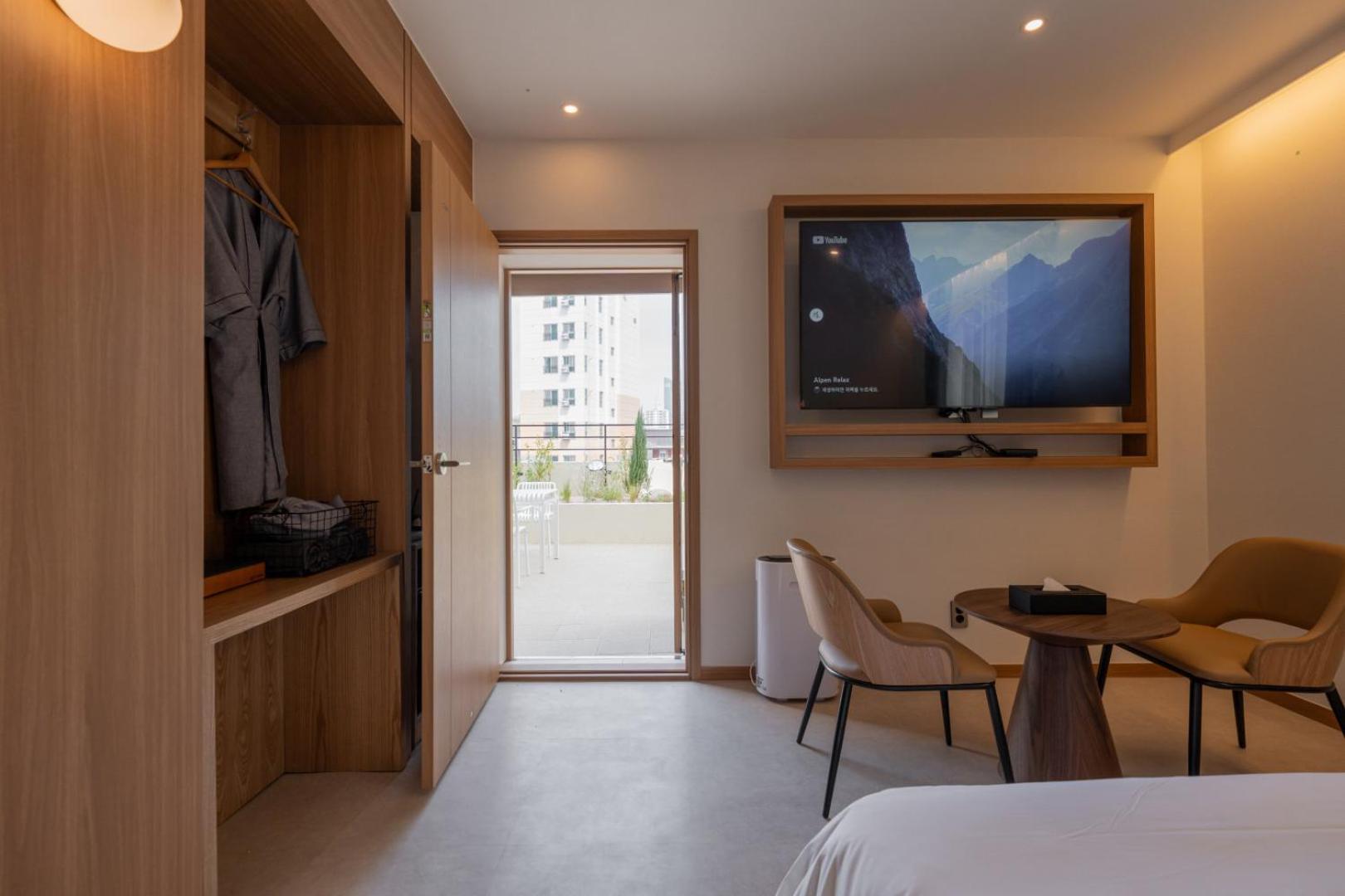 Terrace Room - Photo 1