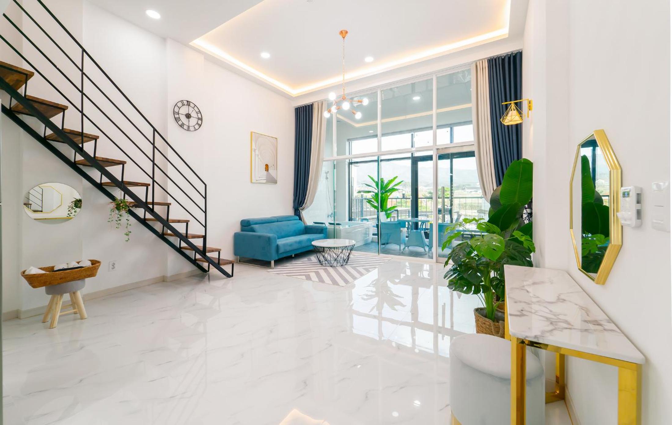 King Room with Pool View - Photo 2
