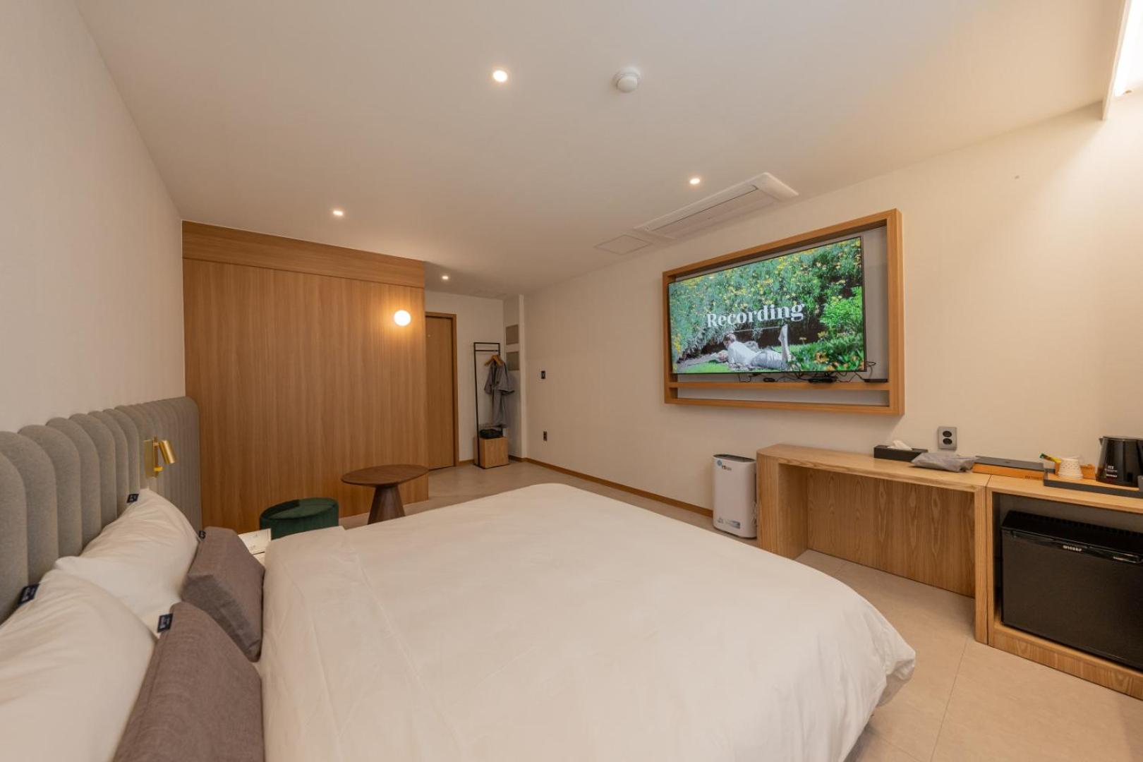 Standard Double Room - Photo 2