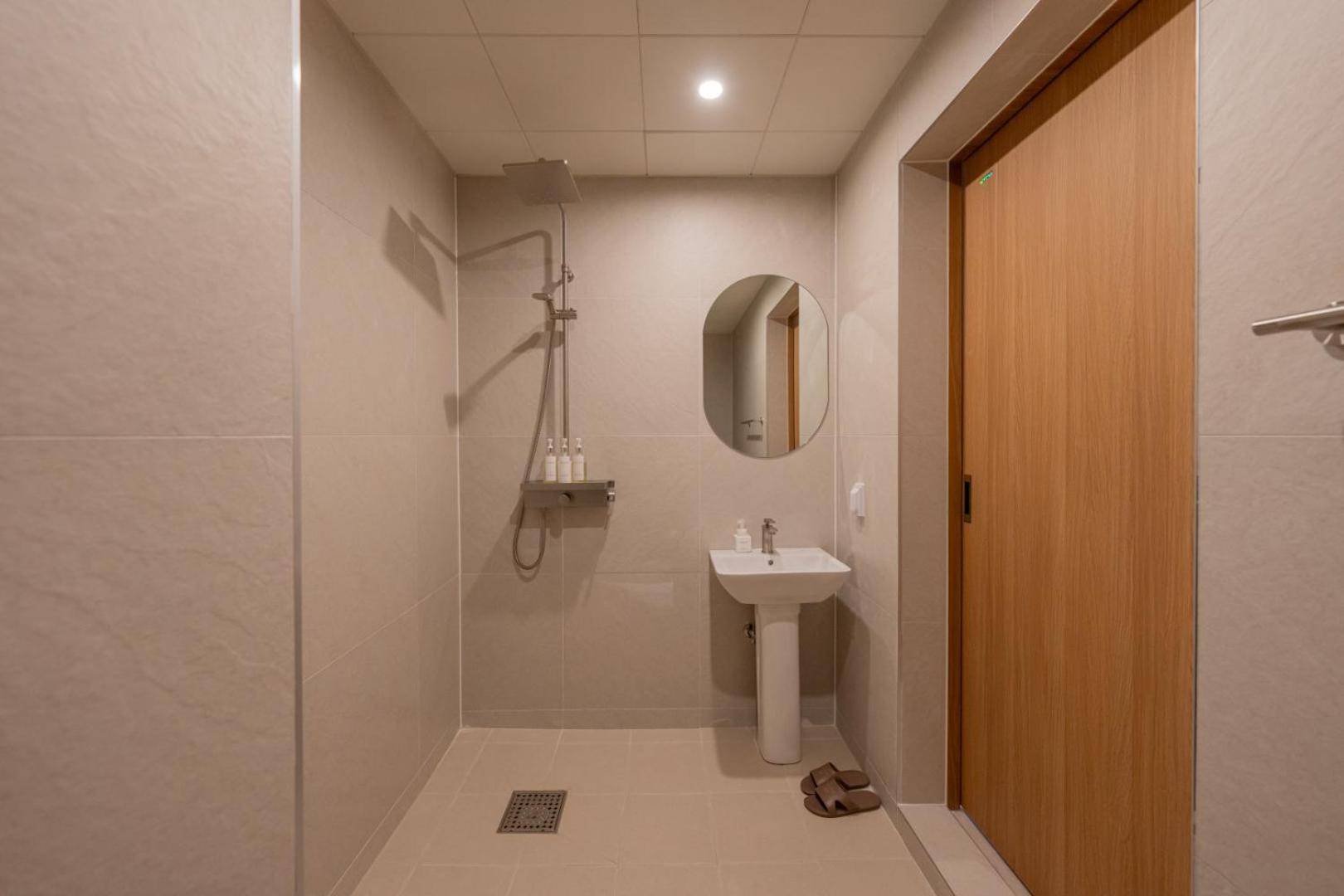 Standard Double Room - Photo 8