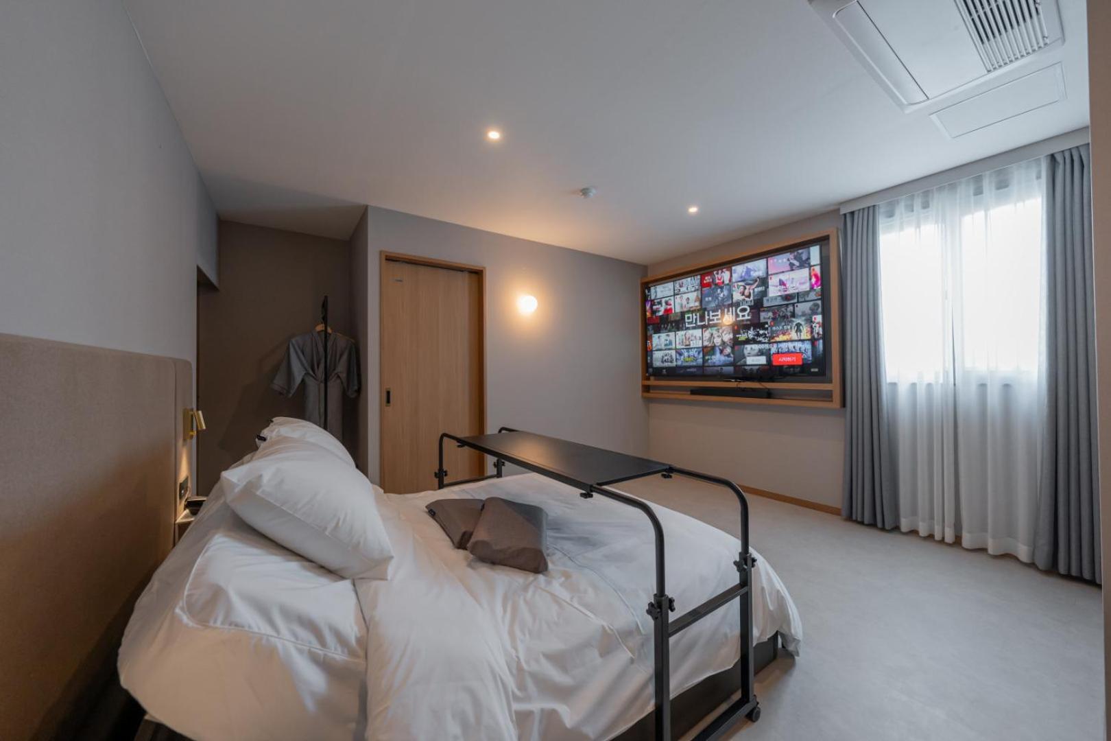 Movie Room - Photo 8