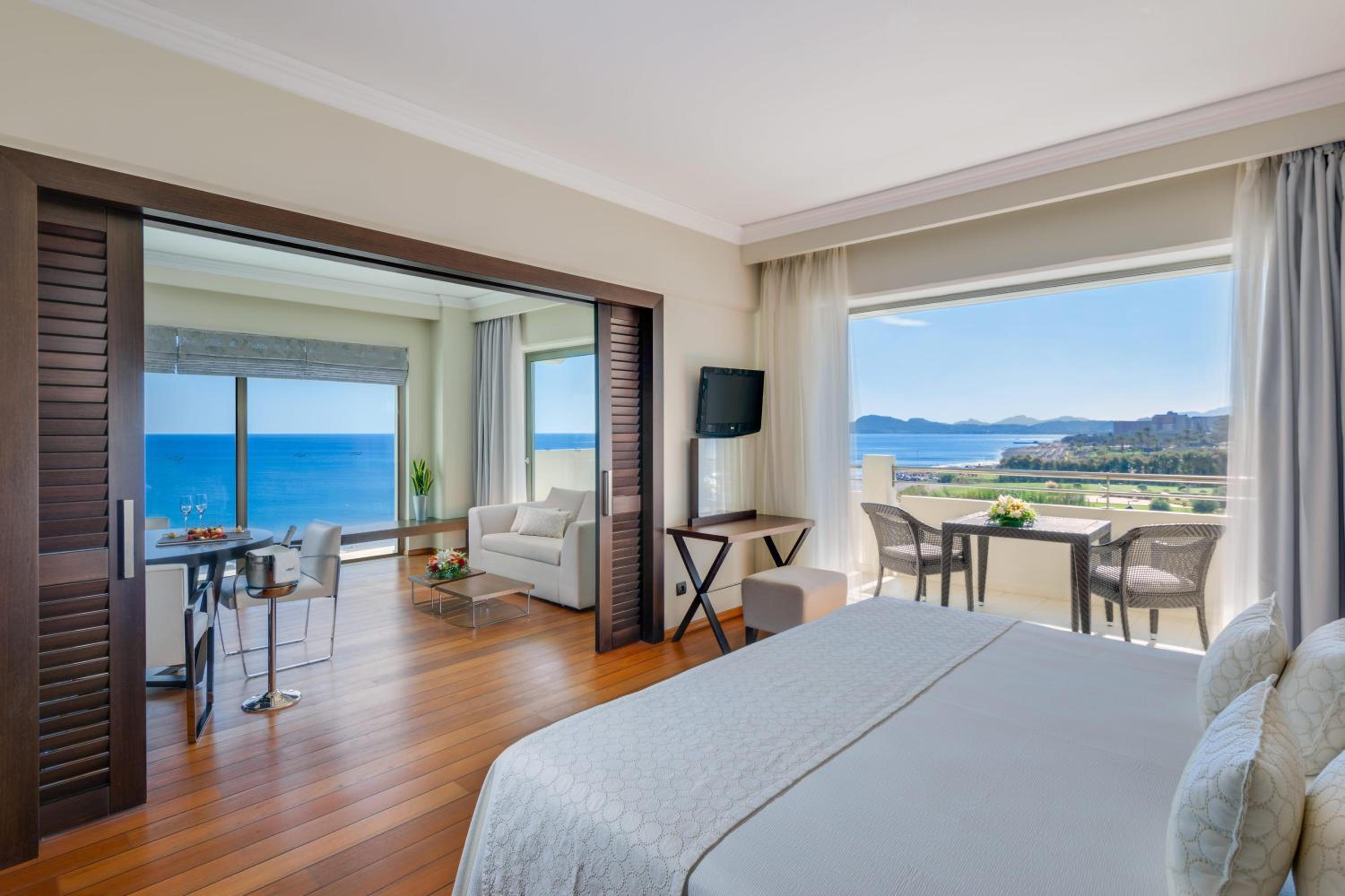 Elite Club Luxury Suite with Sea View (2 adults + 1 child)