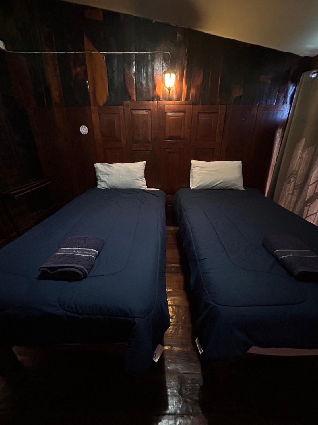 Standard Twin Room with Shared Bathroom photo 2