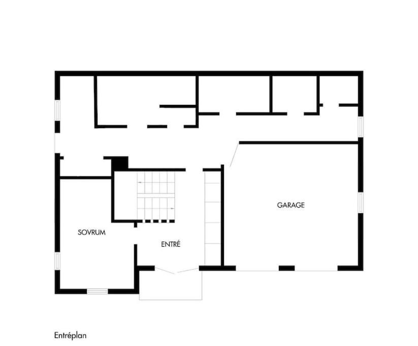 Three-Bedroom House photo 2