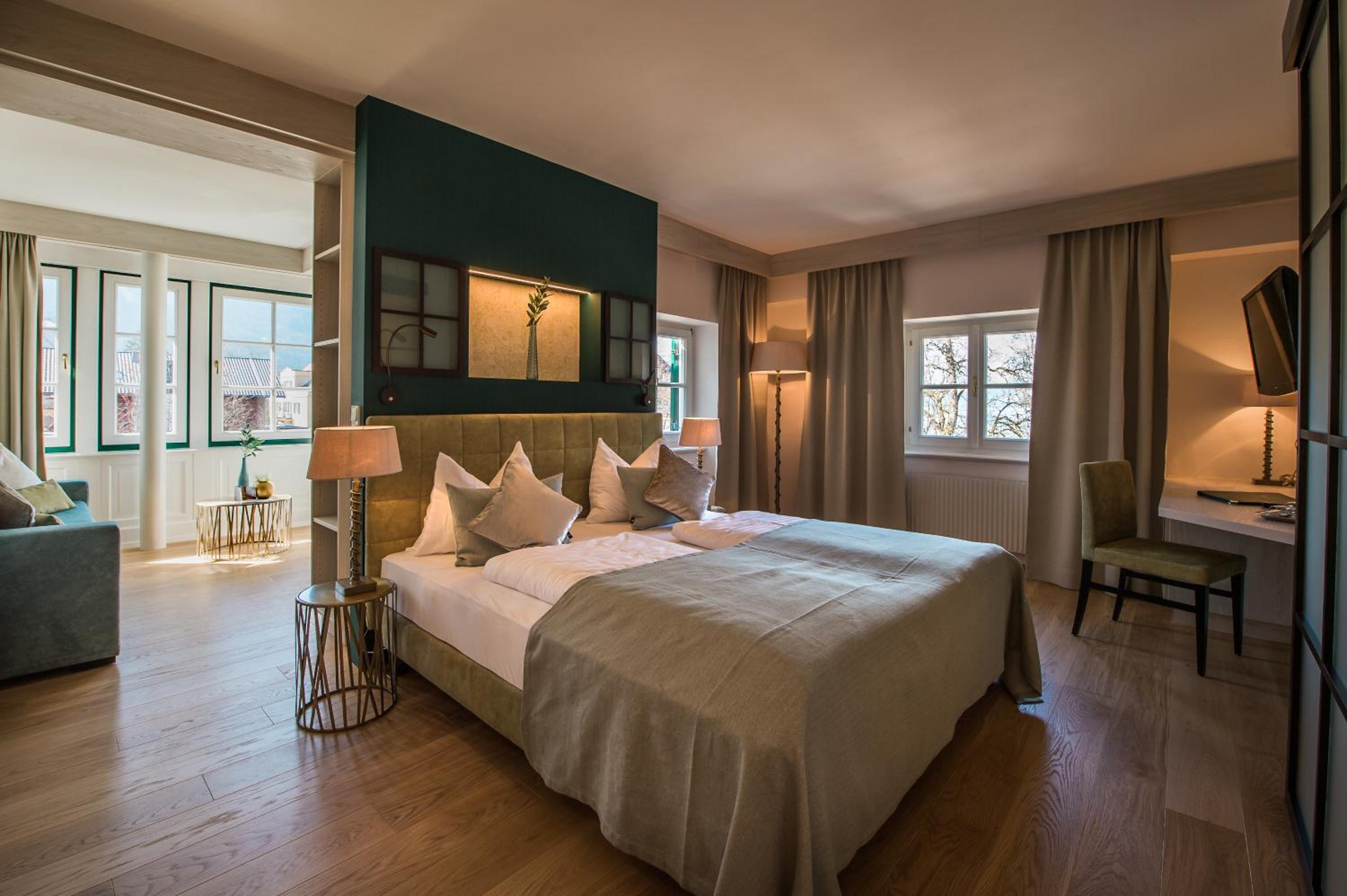 Double Room with Lake View - Photo 5
