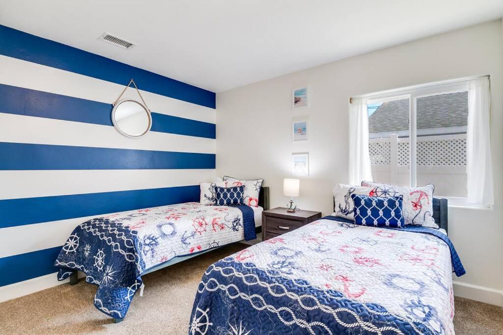 Three-Bedroom House photo 2